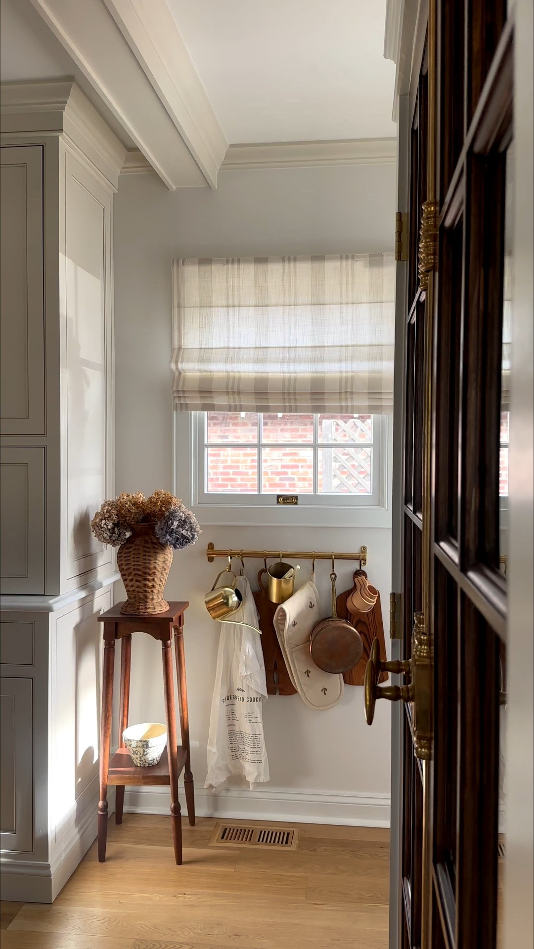 @selectblinds is running 12 days of holiday deals, and today’s is an extra 10% off of Roman Shades! My code MEG5 gets you an extra 5% off, too! These are my favorite in the home but the rest are right up there—so many options! I’ve linked all for you to shop. Simply comment SHADE for a message!  