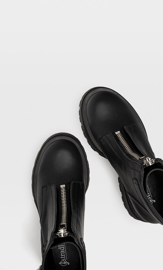 Flache Stiefeletten mit Schnürung - Stiefel und stiefeletten für Damen | Stradivarius Deutschla... | Stradivarius DE