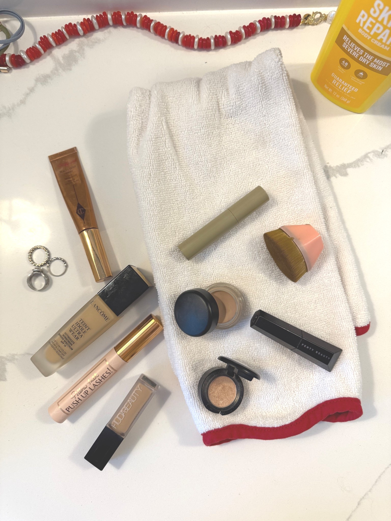 Beauty essentials for holiday glam  

#LTKHoliday #LTKBeauty #LTKgrwm