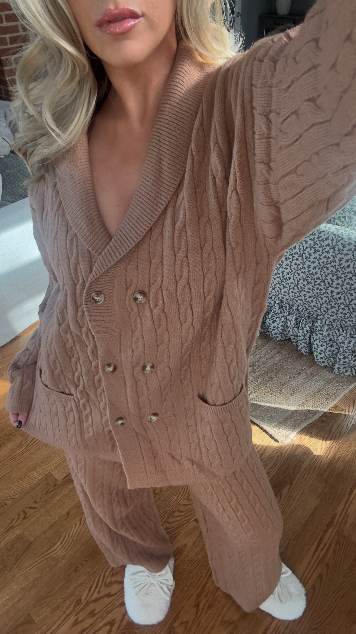 Cozy cable knit set / lounge set! Wearing size medium! 