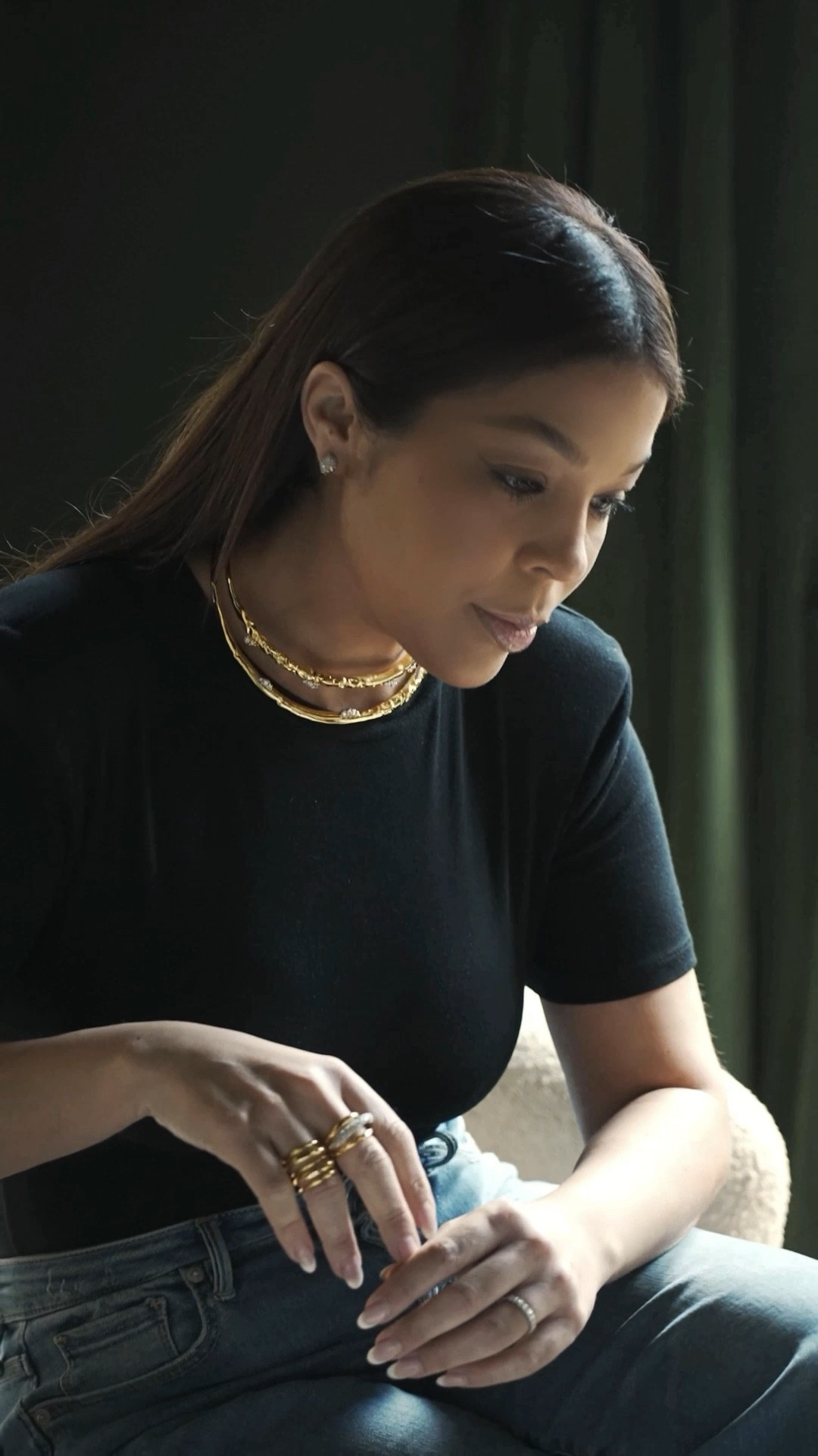 From work mode to date night with my love, I always add a fun, bold touch with @alexisbittar. #alexisbittar 
# ad ✨ I've linked all the pieces in my LTK shop so you can shop directly.
•
Amores, si hay una marca que deberían explorar y conocer mejor es esta de @alexisbittar. Desde momentos de reuniones hasta salidas con mi esposo, siempre uso su Joyeria, y me hace sentir muy guapa y fuerte a la misma vez.
