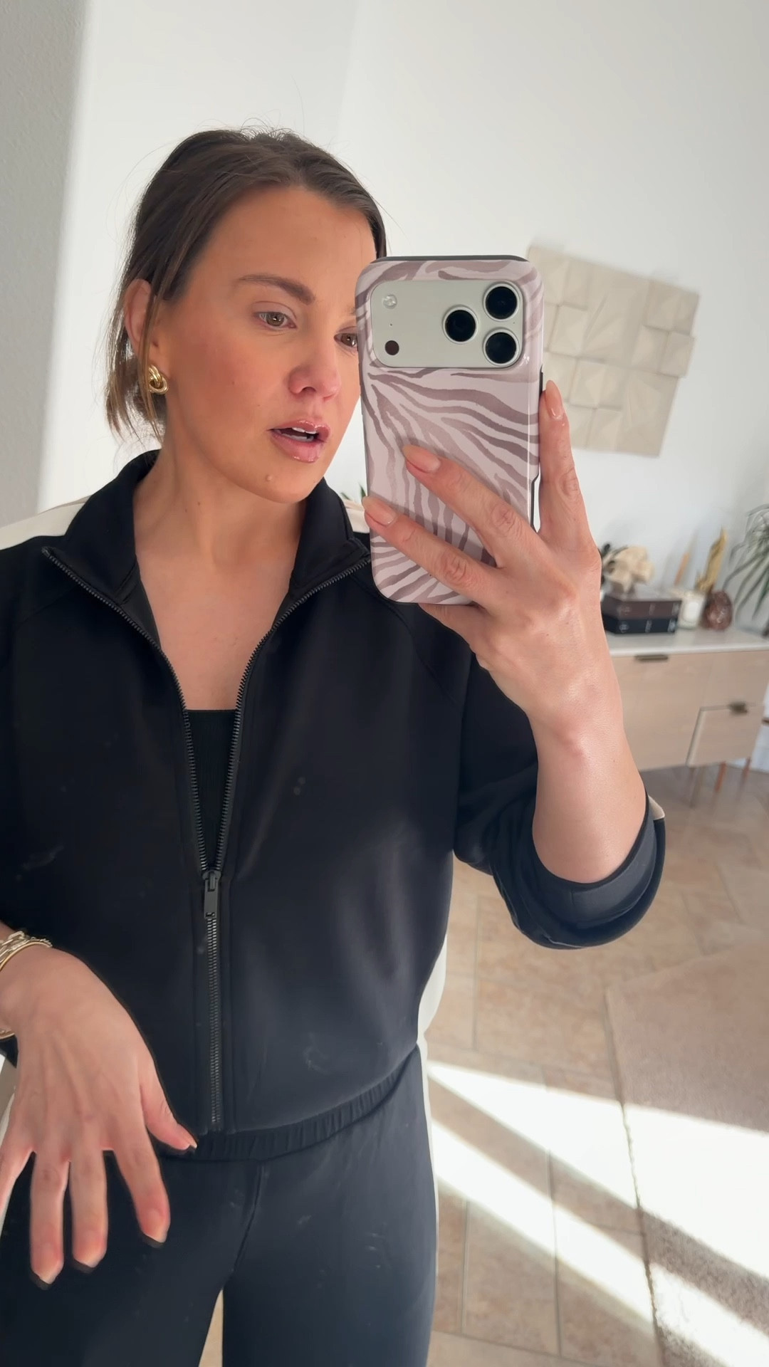 wore the cutest comfy set today! size medium in top and bottom. if you’re a new customer use code: ASHANDEMXSPANX 