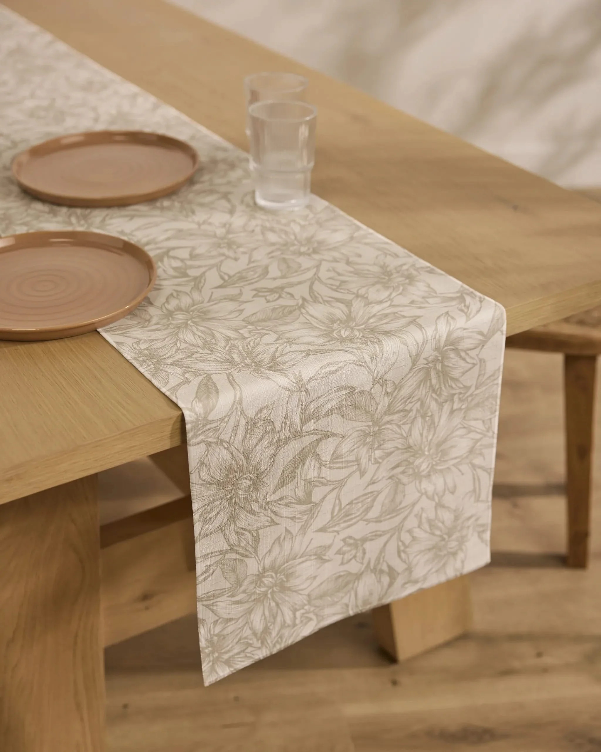 Alba Table Runner | Geometry | Geometry
