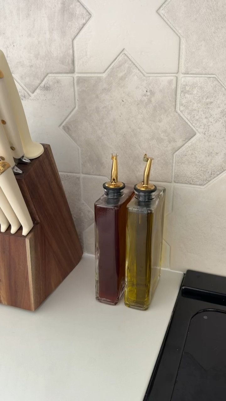 Oil & vinegar glass dispenser with label stickers — I love this clear glass option to set out on the counter for everyone to see a pretty display! 

#Amazonkitchen