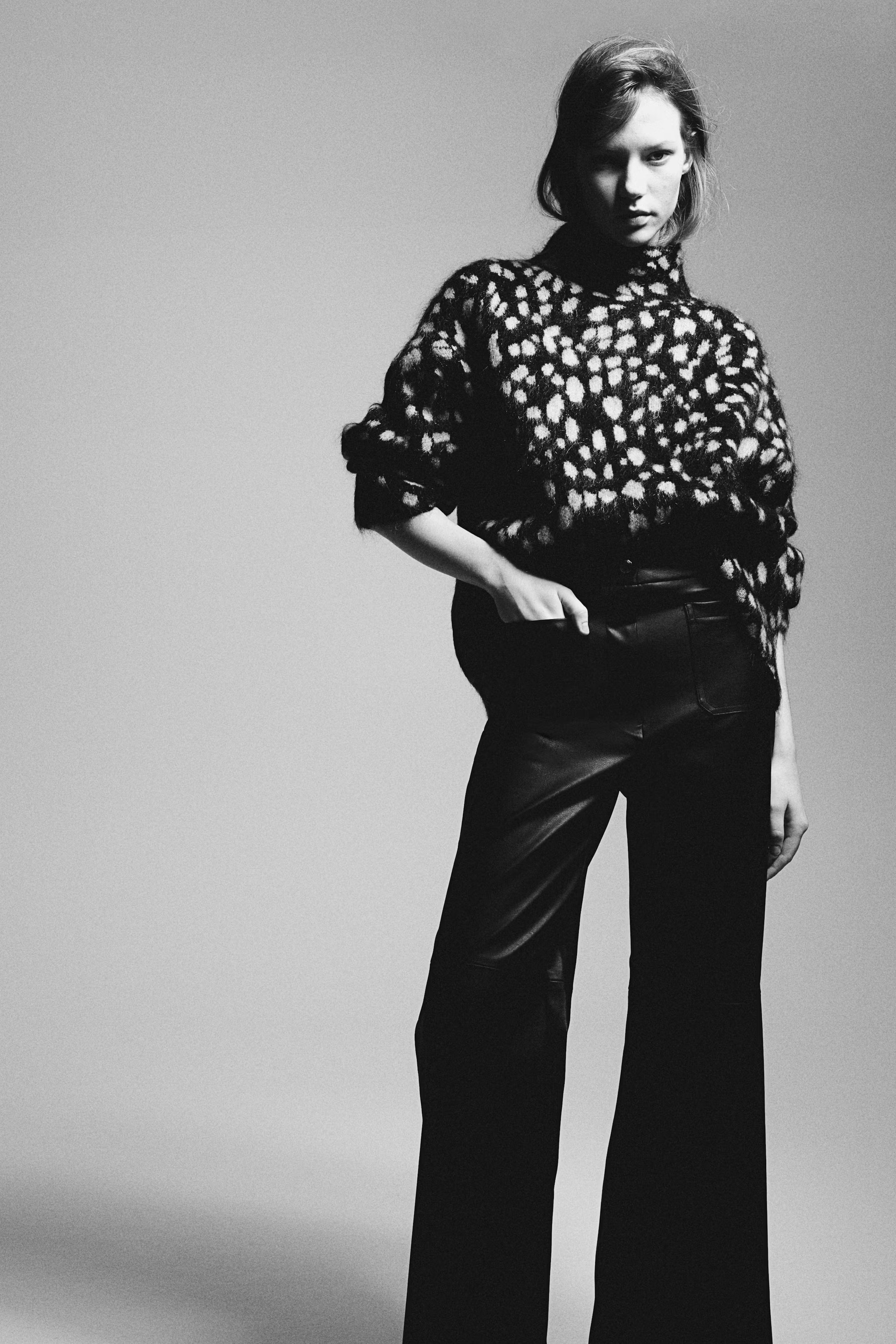 Pantalon évasé en tissu enduit | H&M (FR, IT, ES, PT, BE)
