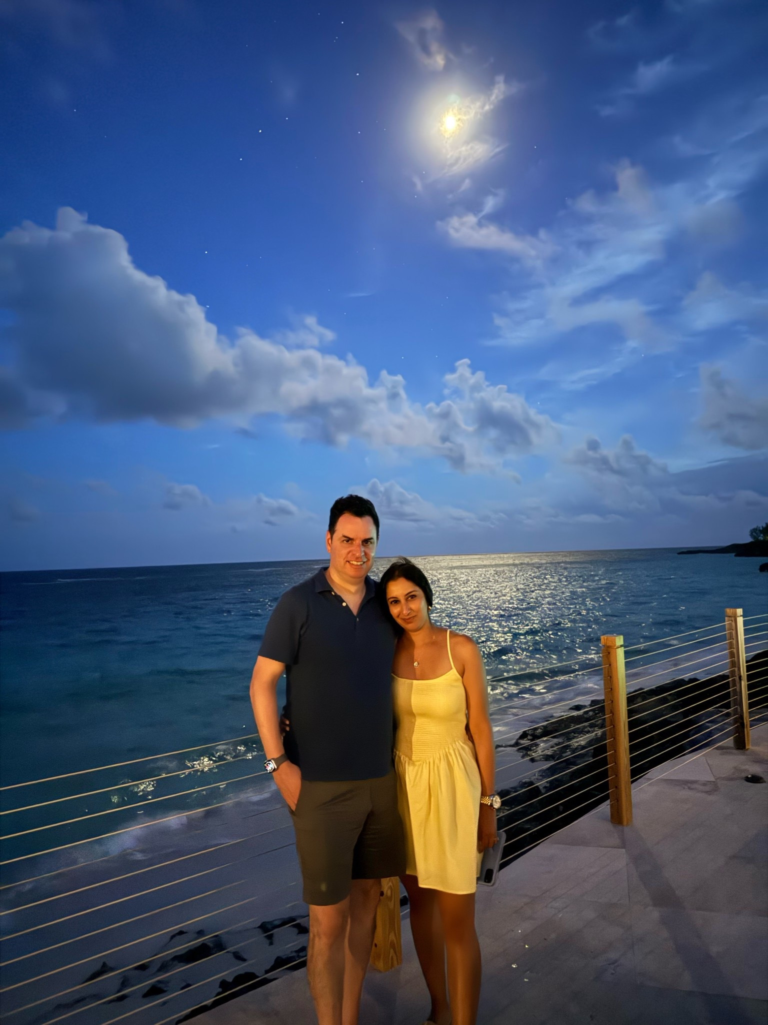 One of the prettiest nights in Bermuda! The moonlight was so cool here 🌙 


Vacation look, vacation outfit, butter yellow, yellow dress, summer look, abercrombie finds, end of summer look

#LTKFindsUnder100 #LTKPetite