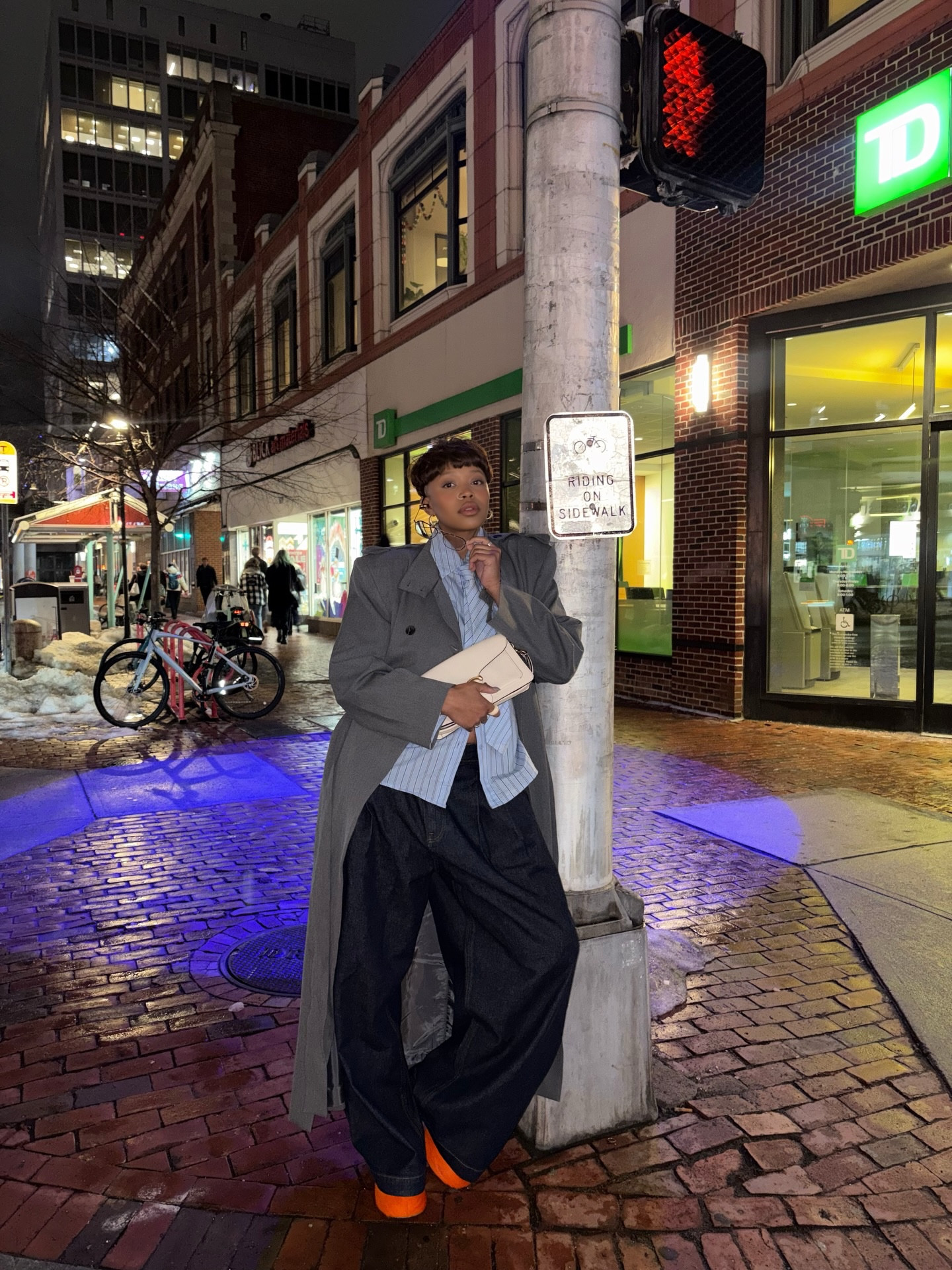 A workshop fit honey.

TOP, BOTTOM, TRENCH @asos 
CLOGS @shopakira 
BAG, CHAIN @coach 
—
#bostoninfluencer soft masc energy, feminine meets masculine fashion, black women in fashion, androgynous style inspo, elevated everyday looks