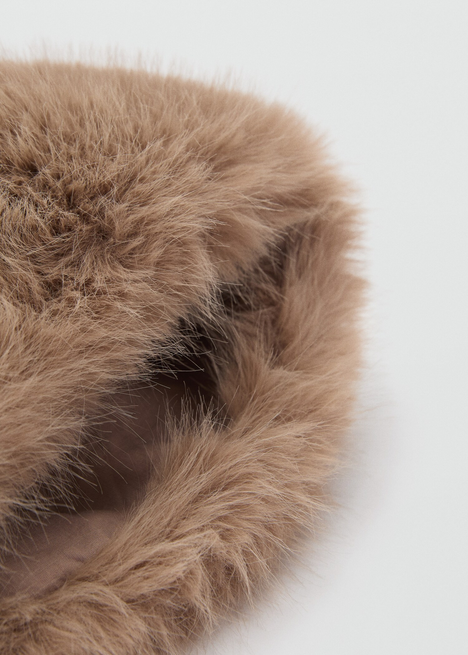 Fur-effect hat - Women | MANGO USA | Mango (US/MX/AU)