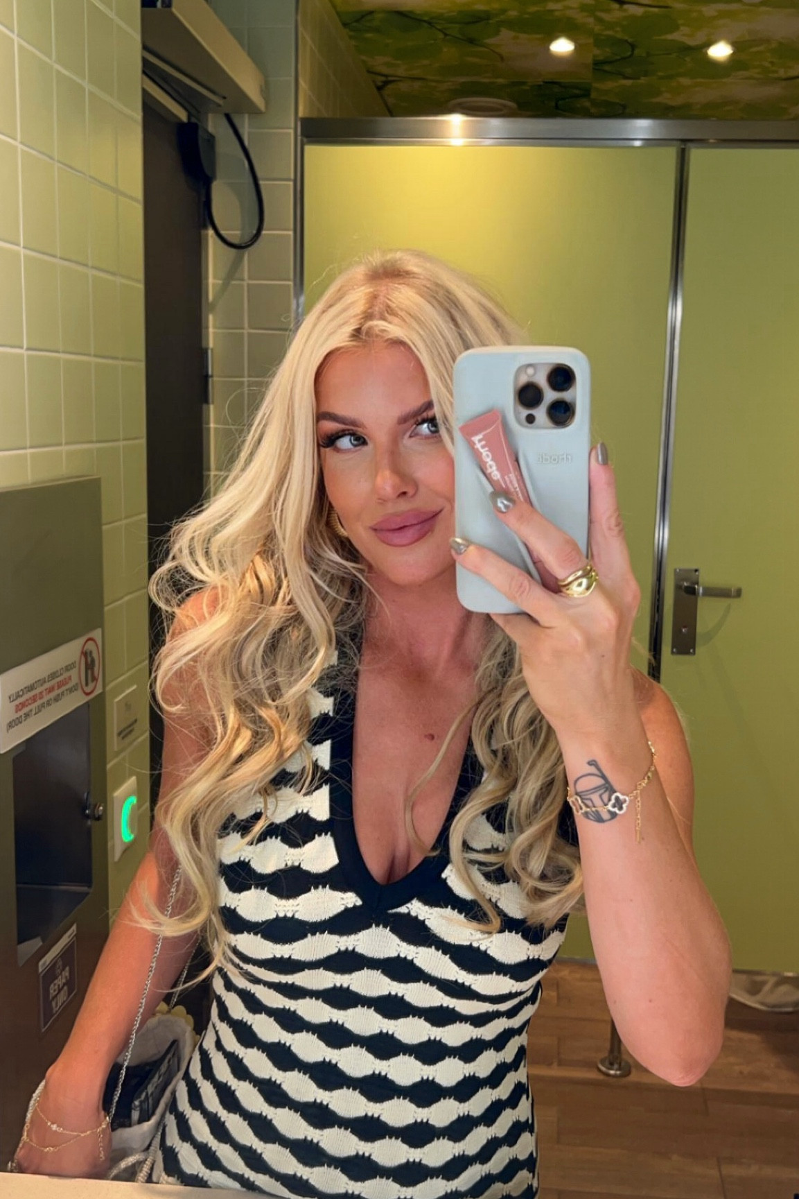 This dress. 😩🥰🙌🏼
It comes back in stock all the time so like it & sign up for restock notifications. It’s tooooo good  

ASOS | maxi dress | fall tropics | fall cruise wear 