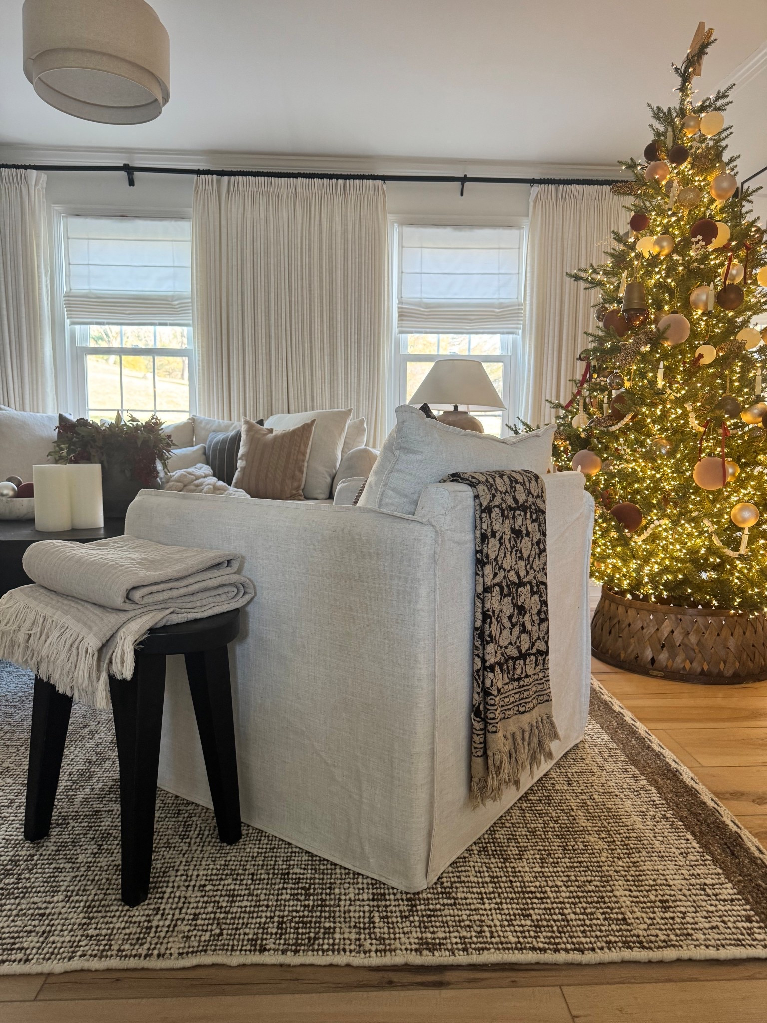 Cozy Christmas!! Cozy sitting area

#LTKHoliday