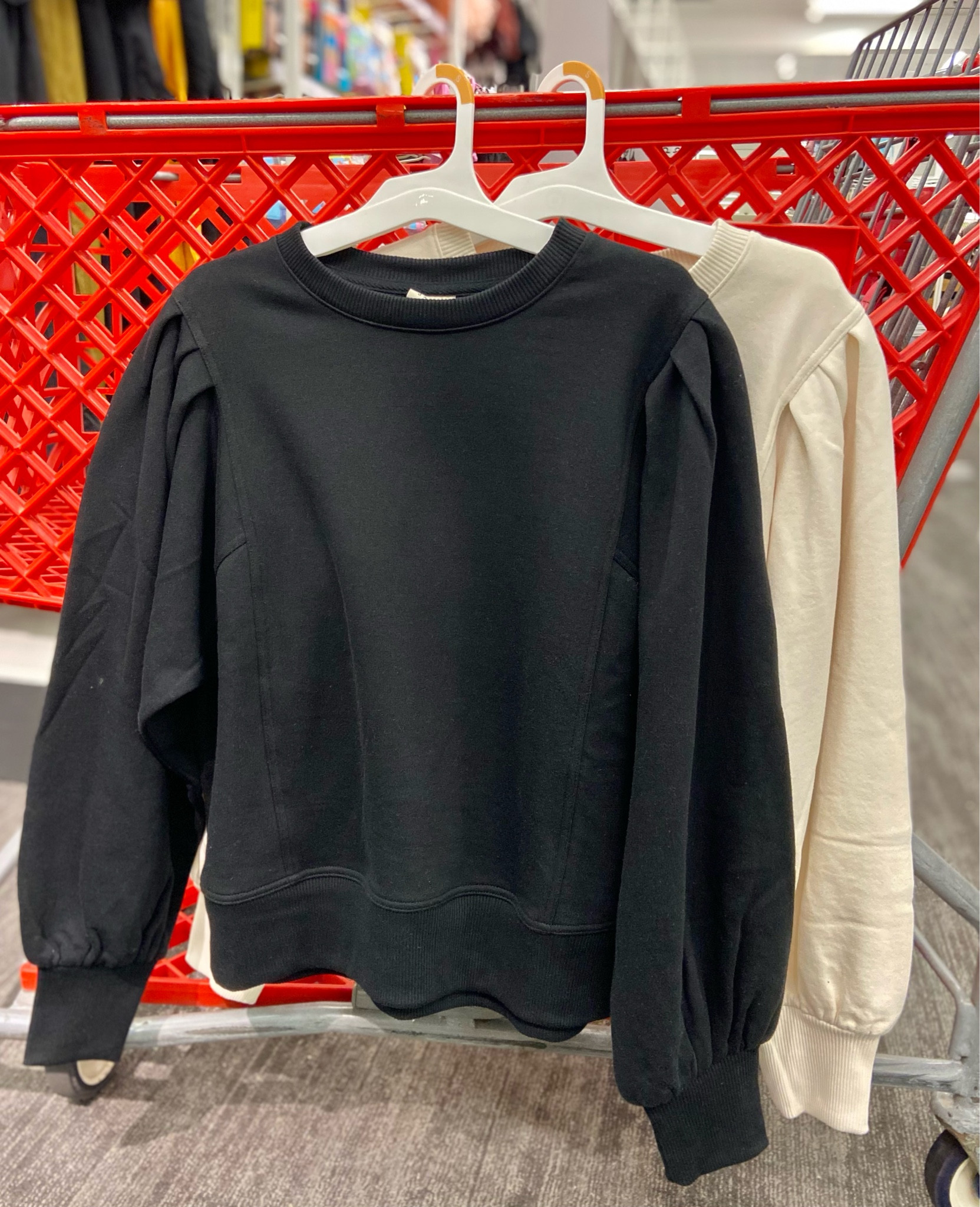 Am I obsessed with Bubble Sleeved sweatshirts?? 
Yes... yes I am! 

Available in 8 colors! And only $25. 
😍😍😍
I'm sold. 

#LTKSeasonal #LTKstyletip #LTKunder50