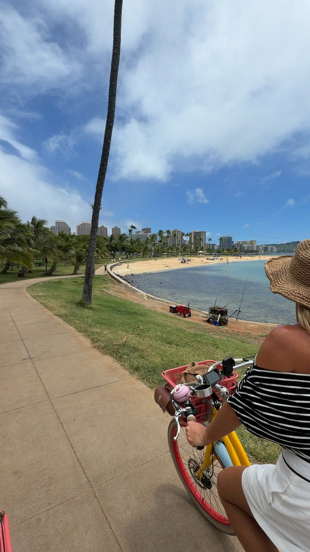 Today’s bike outfit 🏝️

#LTKootd #LTKActive #LTKU