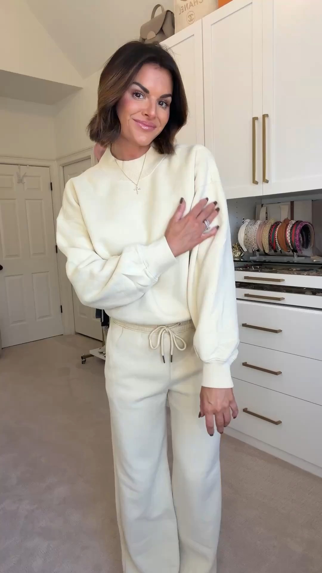 Such a great transitional set for spring and super cozyyy 😍😍

Abercrombie haul, spring outfits, sweat set, yellow set, mock neck sweatshirt, straight leg sweatpants, Katy Harrell

#LTKSeasonal