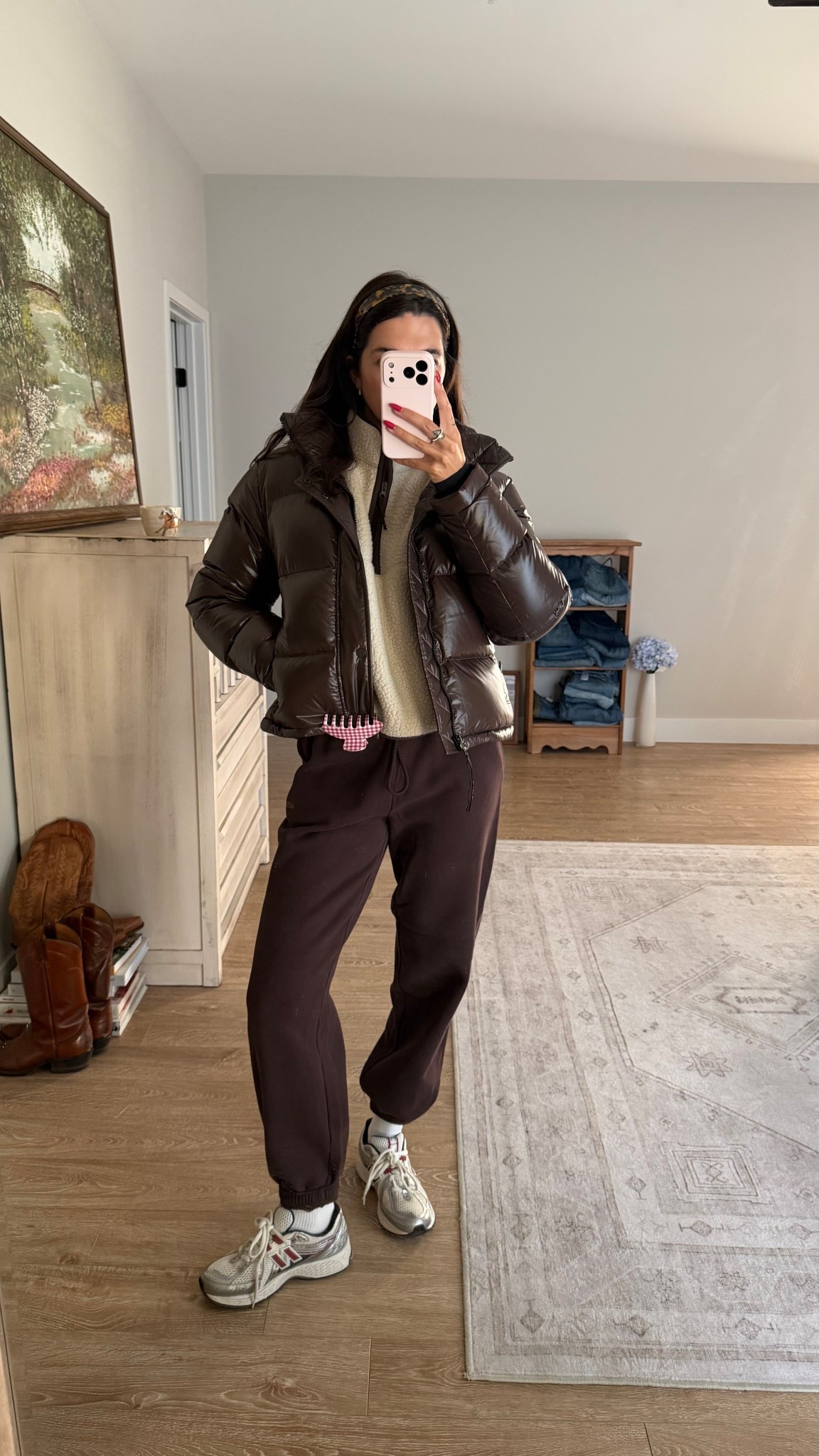Walk outfit! Small in the Aritzia superpuff shorty and M in the fleece (this color sold out so I linked similar) and S Tall in joggers! It wouldn’t let me tag them but I got the rich mocha brown! I’m 5’8 

#LTKGiftGuide #LTKSeasonal #LTKFindsUnder100