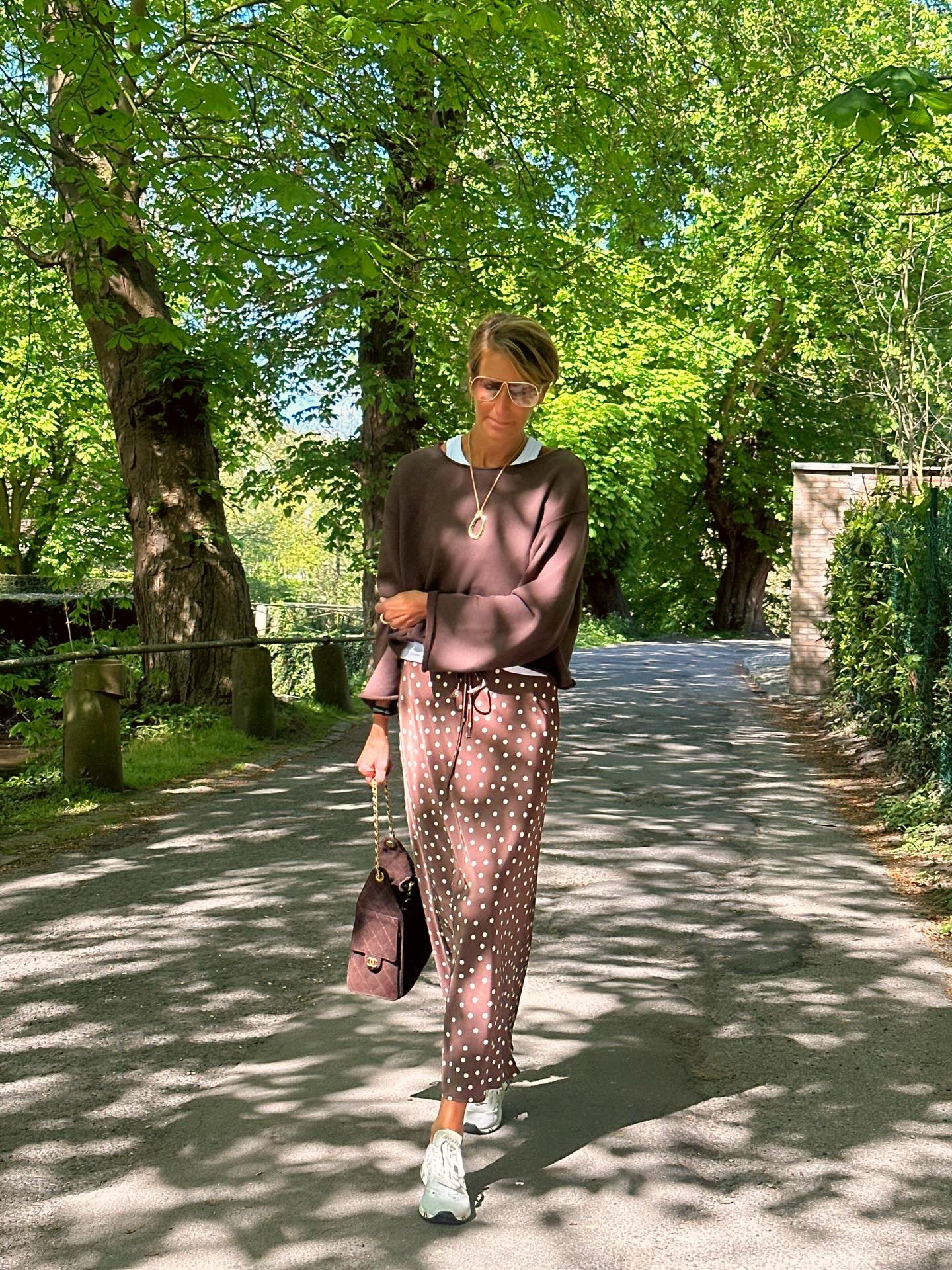 Polka dot style 🤎 New colors silk nails 💫
La tendance pois… vous aimez ? 

#polkadot #polkadotstyle #longskirt #springstyle#streetstyleinspiration

#LTKfrance #LTKeurope #LTKstyletip
