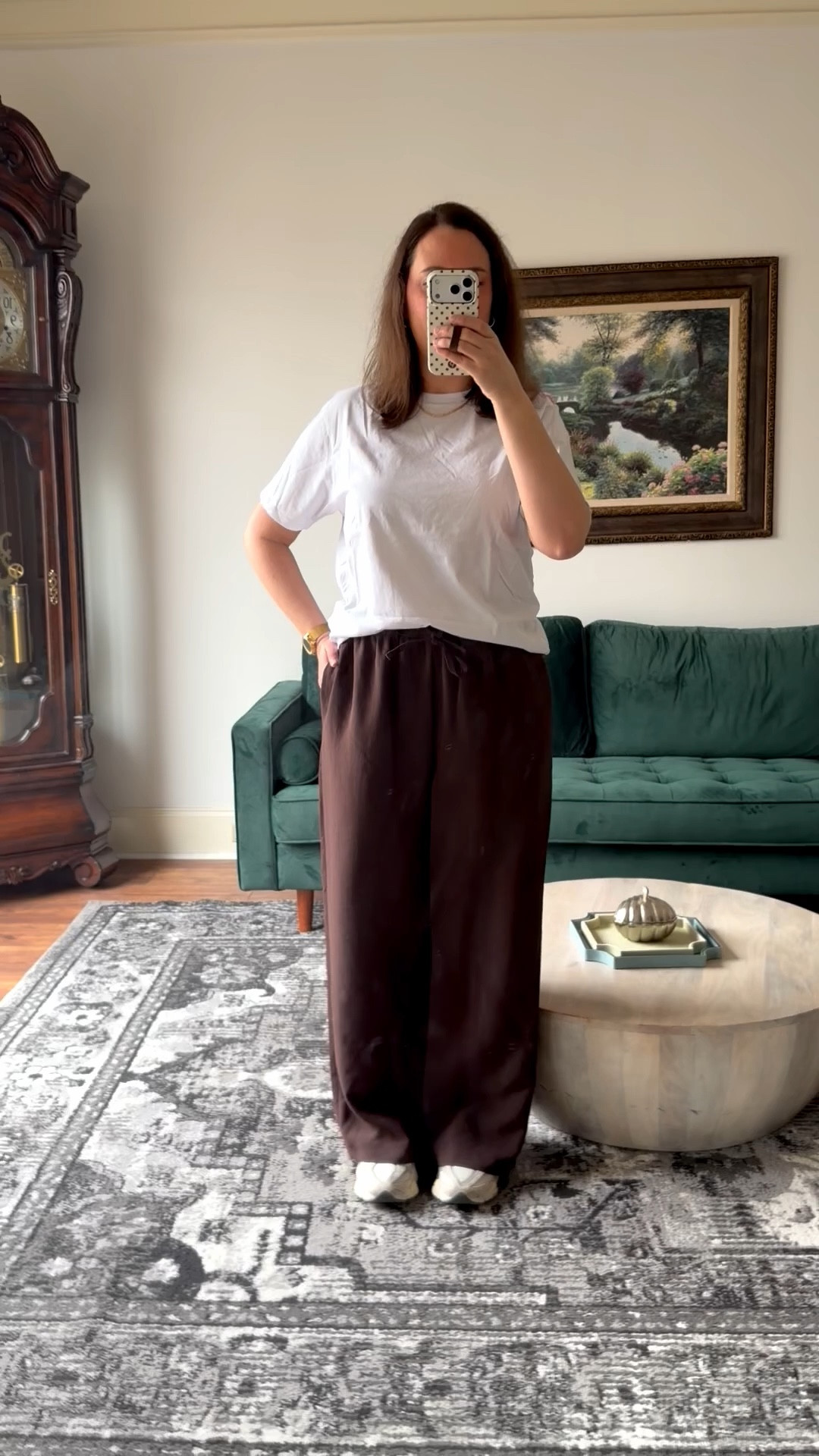 Everyone’s favorite Aritzia pants dressed down for spring! I love these paired with a white tee and this would look so cute with sandals as well. Mediums.

Spring outfit, lodge pantss

#LTKgrwm #LTKdayinmylife #LTKootd