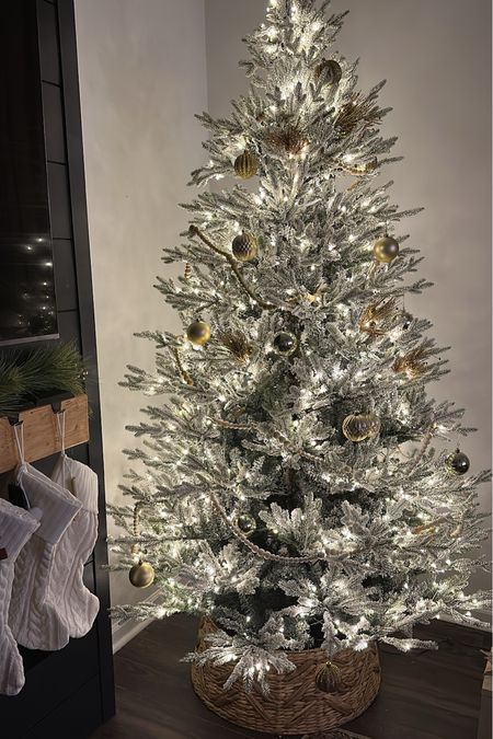 Our twinkle tree! 🌲 

#LTKhome #LTKsalealert #LTKHoliday