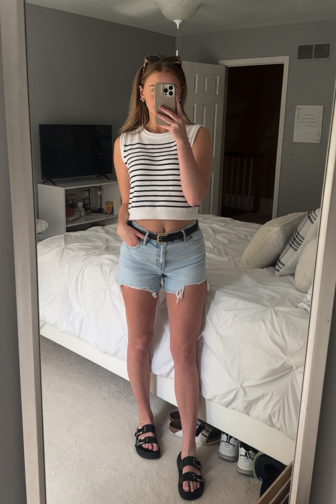 casual summer outfit !! spicing up just the plain denim shorts 

#LTKStyleTip