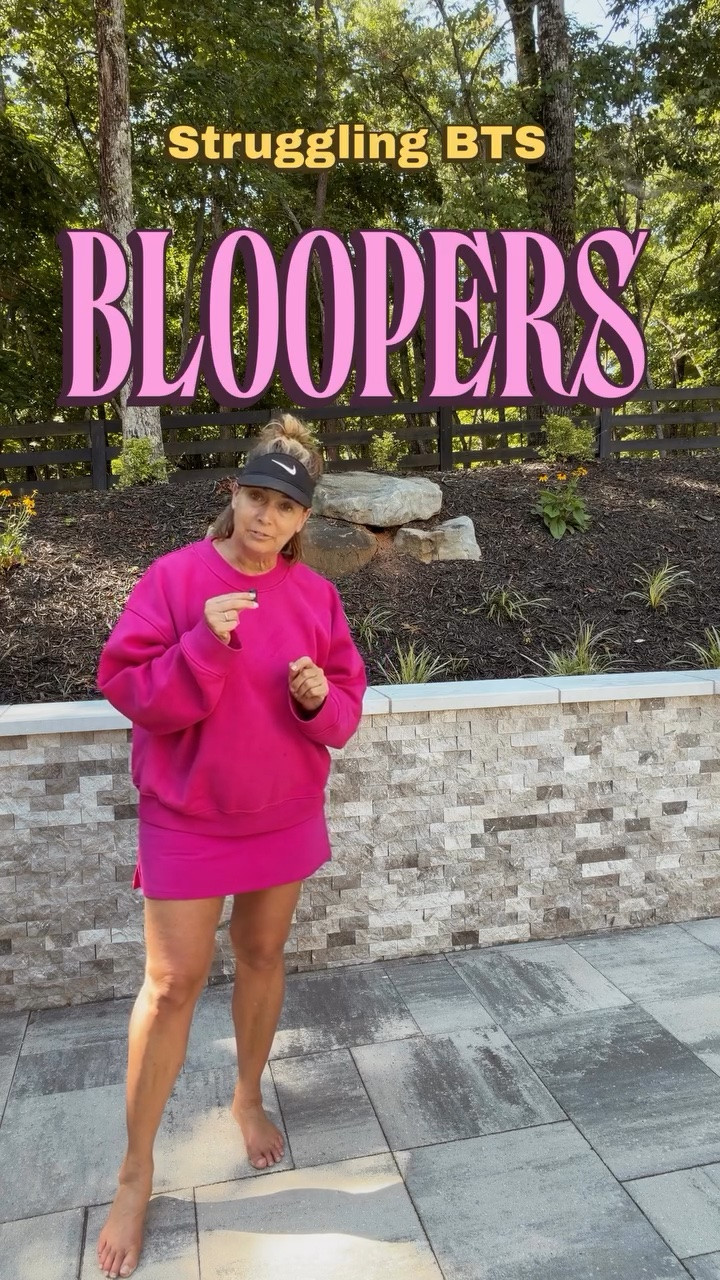 A little behind-the-scenes look at what filming looks like some days. 😂

I didn’t have much time to get ready, I couldn’t seem to get my words out, and for some reason I thought taking off my hat might help. Spoiler: It did not.

Two minutes of content took about six minutes of fumbling, restarting, and trying again—but that’s real life! Some days everything comes together, and other days I just do my best and keep going.

Thank you for sticking around, even on my off days. I truly enjoy spending time with you, talking about midlife style, and sharing this little corner of life with you. I’m so grateful you’re here. 💛

#over50style #midlifestyle #showupinmidlife #over50outfitideas #btsmidlifecontentcreator