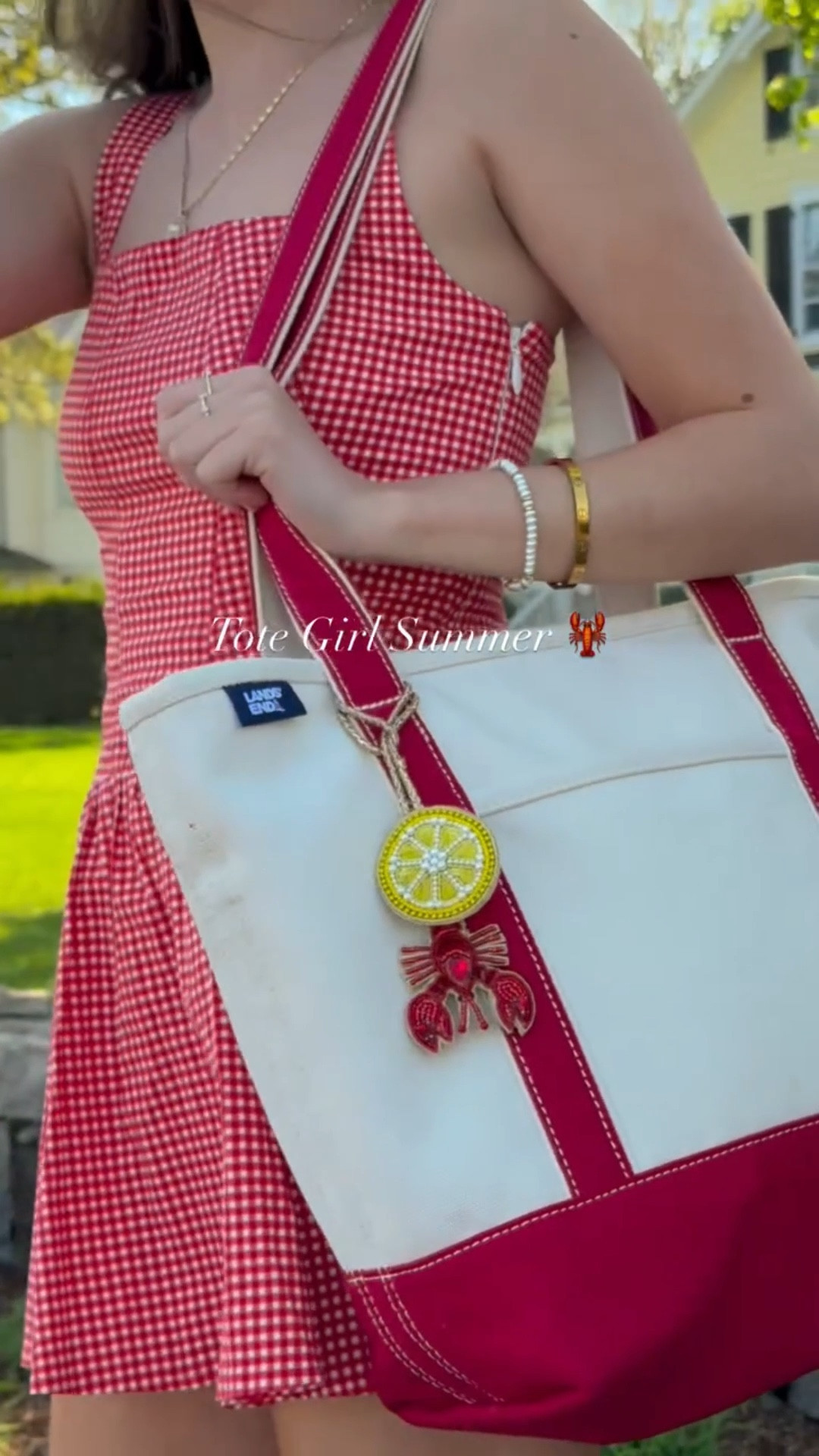 @bethladdcollections just released their ADORABLE new bag charms! (My fave is definitely the lobster 🦞 with the lemon 🍋!) So ready to kick off #totegirlsummer this memorial day weekend! 🇺🇸🤍🌞🌊 (For the Land's End Tote I have a medium long strap bag with a zip top!) 🦞


#LTKSummerEdit #LTKStyleTip #LTKTravel