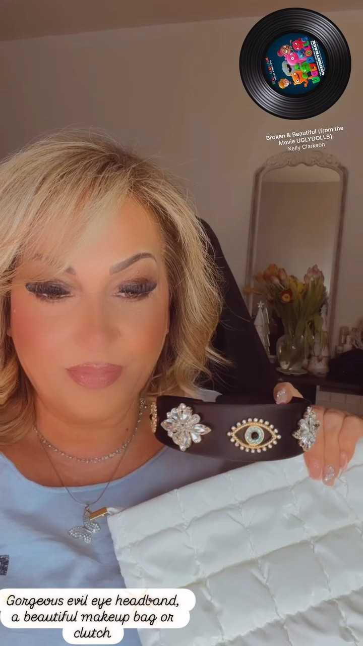 Happy Sunday everyone hope you enjoy your day a beautiful combo evil I have been with a Makeup $30 DM  if you’re interested

#LTKMothersDay #LTKdayinmylife #LTKBeauty