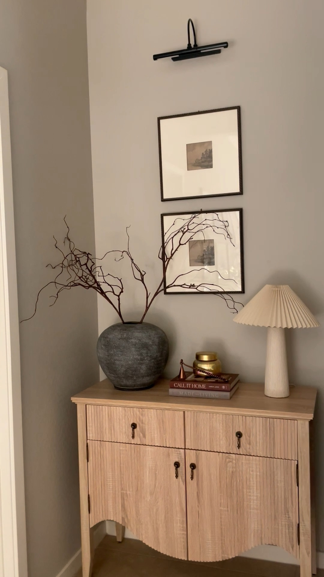 Corner styling 
Neutral decor 

#LTKOver40 #LTKHome