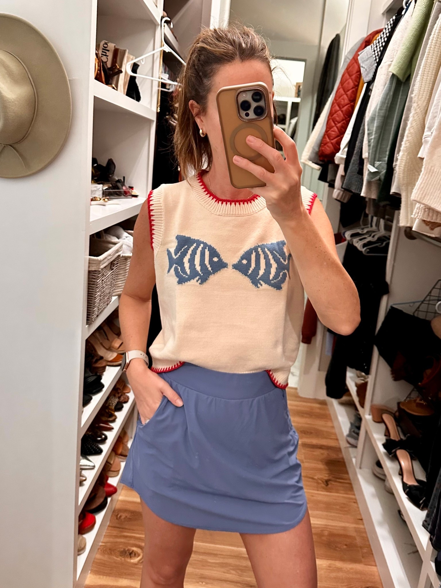 How cute is this little kissing fish sweater tank?! And it’s less than $15 ❤️🐠

#LTKTravel #LTKootd