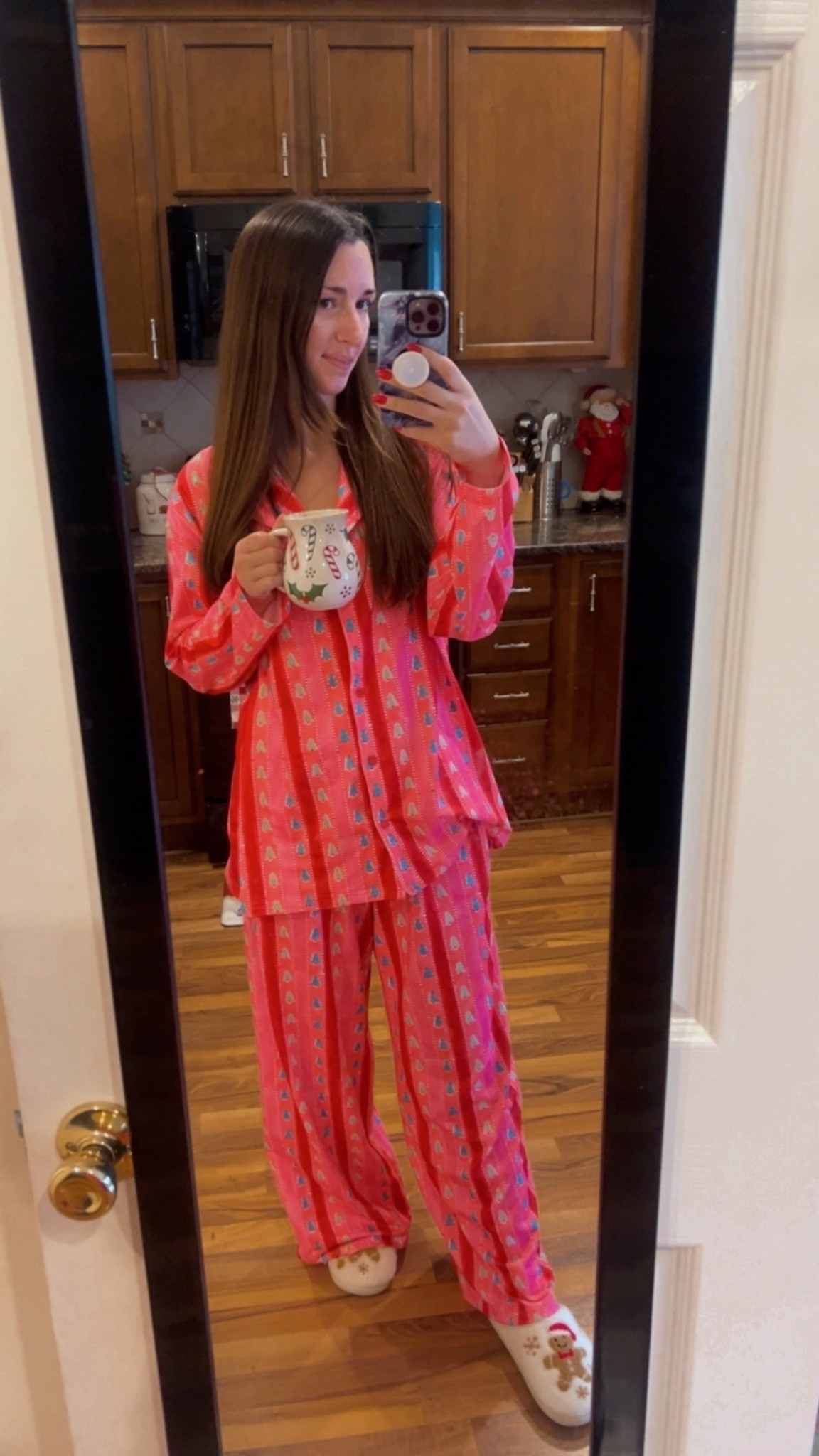The CUTEST Christmas pajamas 💗 also you can wear these up until Valentine’s day they aren’t THAT Christmasysanta

#LTKHoliday #LTKSeasonal #LTKCyberWeek