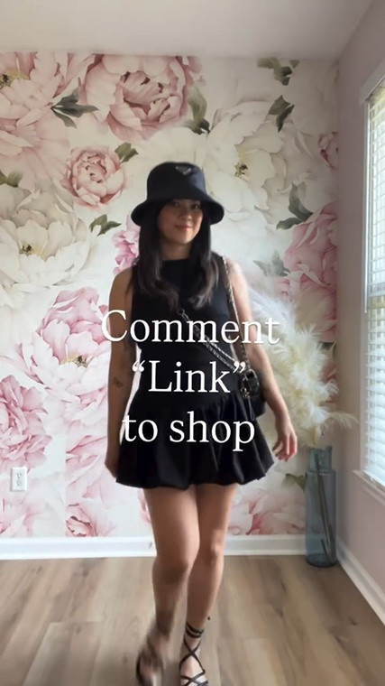 Linen Bubble hemmed mini dress! 🤍🖤🤎
Comment “link” to shop.
Runs true size. I’m wearing a small (4) 
Comes in 4 colors
Sizes: 2(S)-10(XL)