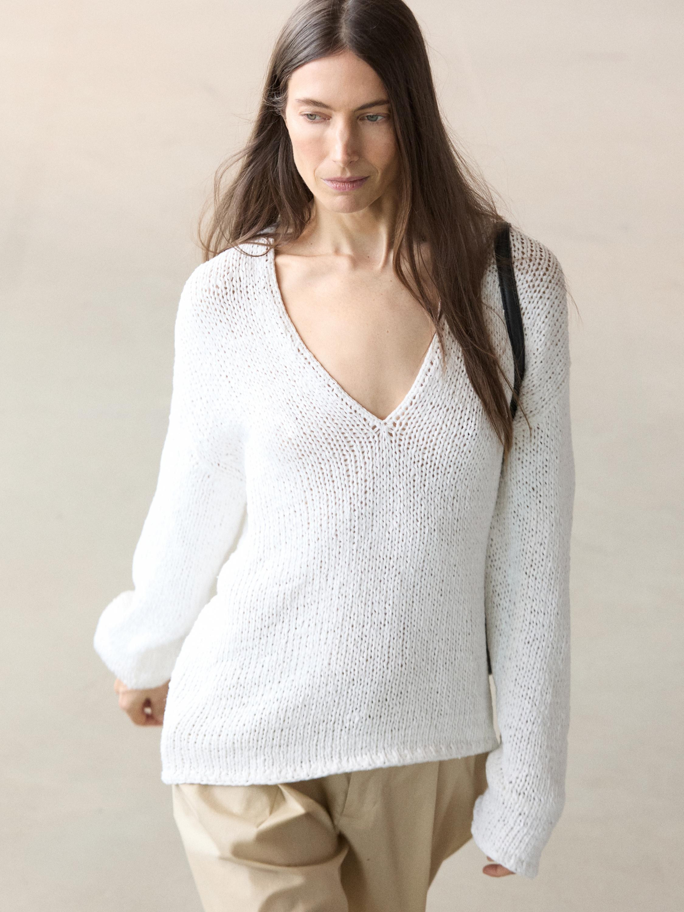 V-neck cutwork sweater | Massimo Dutti UK