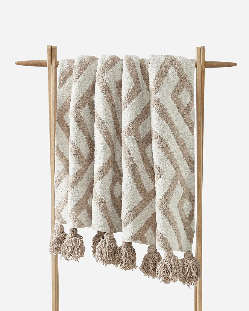 Maze Pom Pom Throw | Sunday Citizen