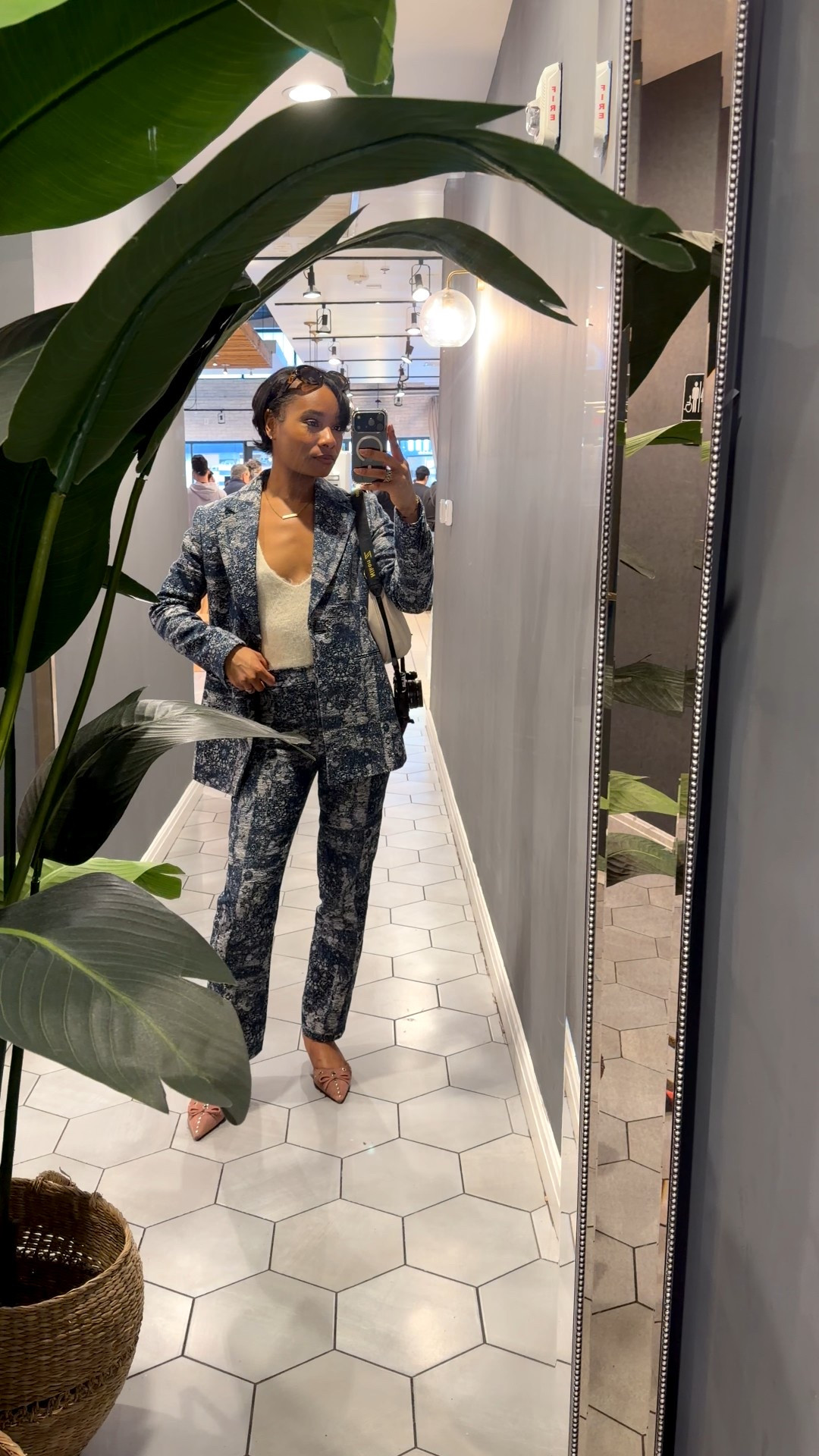 Yes I was feeling myself in this suit! The jacquard material doesn’t have much stretch but is still very comfy and holds it shape. The monochromatic pattern is perfect now and into the spring 💐

I’m wearing a size 4 in the blazer and a 2 in the pants. The blazer is a bit longer in the torso and the pants are a straight leg cut. 

#LTKWorkwear #LTKgrwm #LTKootd