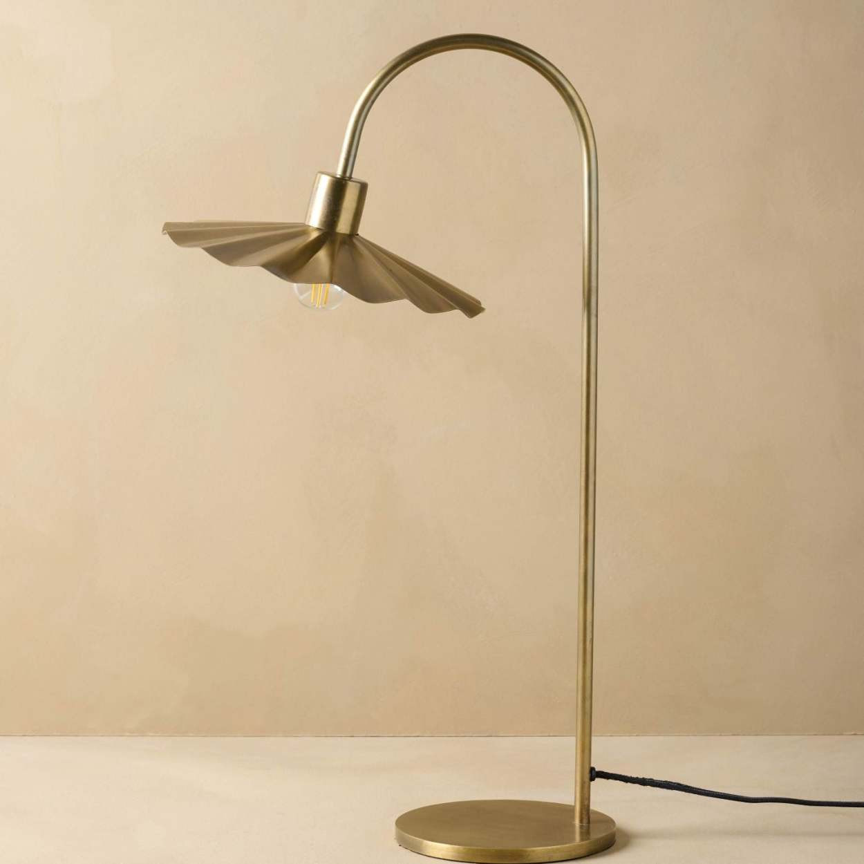 Lulu Brass Petal Lamp | Magnolia