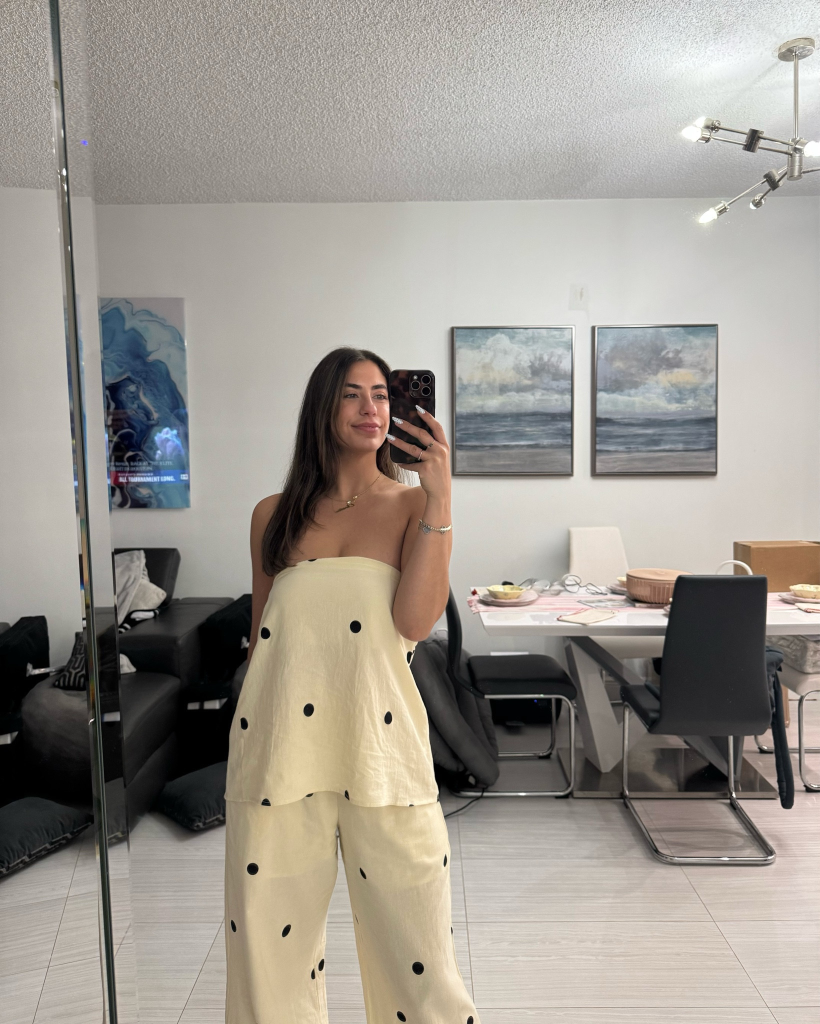 Heard polka dots are trending this year? 🤩 I LOVE this set! It’s gorgeous, affordable (on sale), comfortable & easy to throw on! What else could you ask for?? 🏃‍♀️ 


#LTKootd #LTKmomlife #LTKSaleAlert