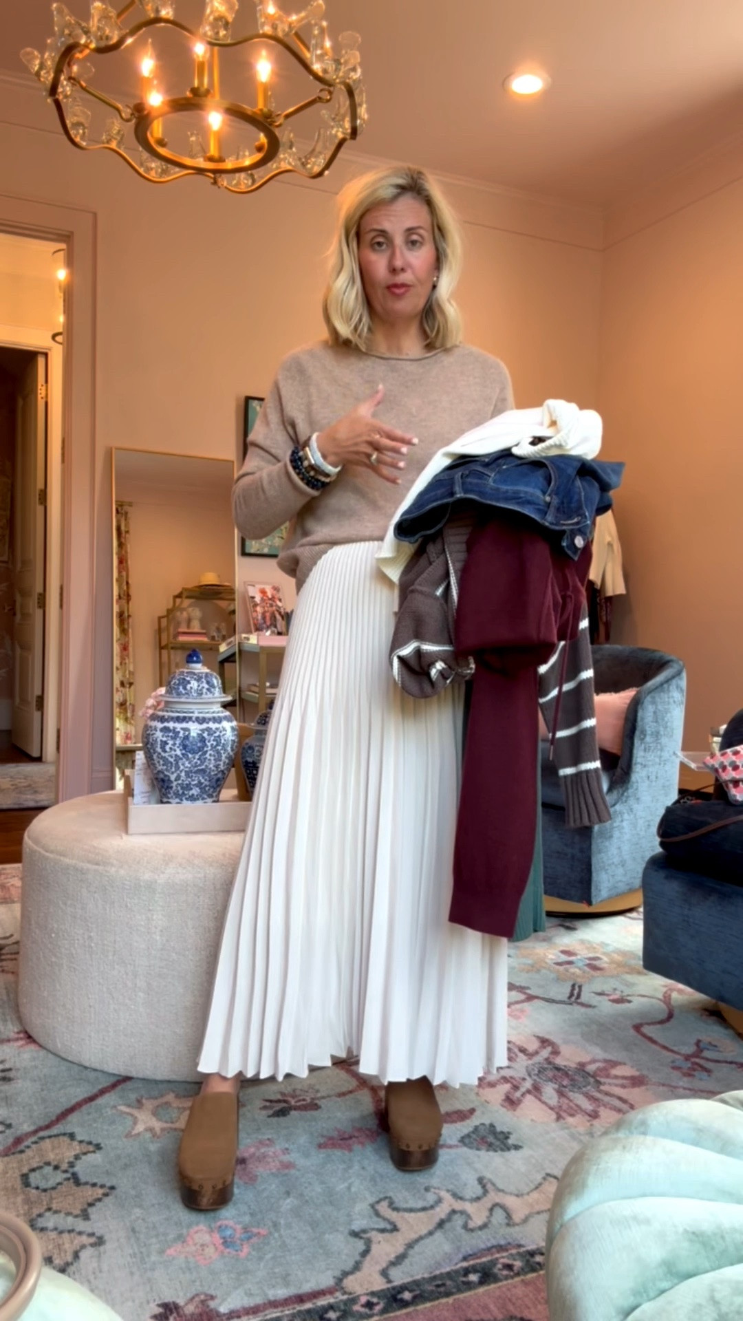 Yall know my obsession with Quince! I love their pieces because I mix and match them with everything in my closet! 
Sizing:
Sweaters - xs
Jeans - 26 short 
Joggers - xs
Silk Tank - small
Pleated Skirt - xs ￼