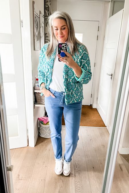 Ootd - Sunday. Perfect Jeans regular jeans (see my Instagram highlight for links and details), Uniqlo basic white t-shirt, white Converse all-stars and a paisley printed jacket from a local boutique. Lilac bandana. 



#LTKeurope #LTKover40 #LTKmidsize