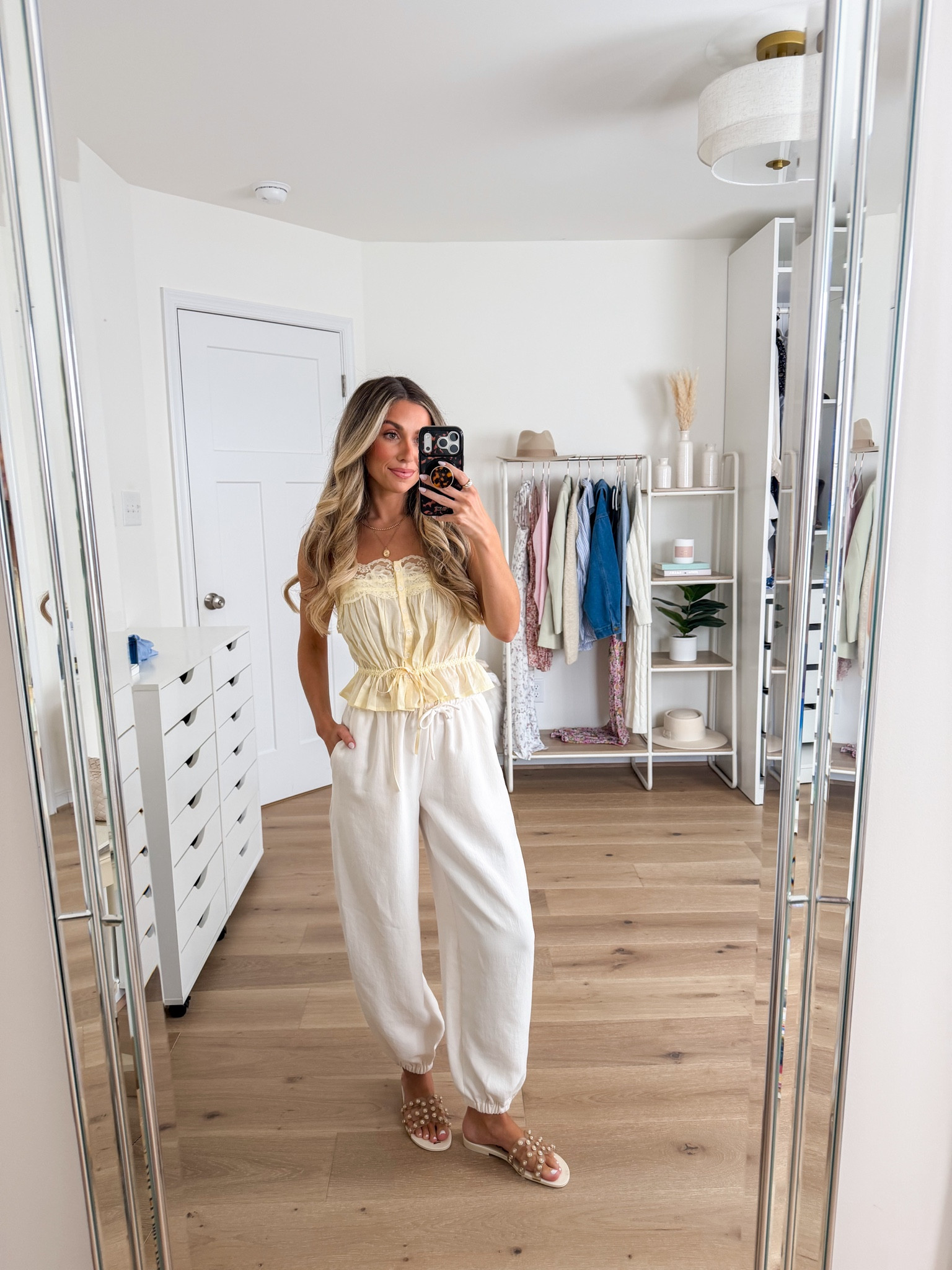 the viral balloon pants are on sale! These are in the iconic crepette material so they won’t wrinkle! You could easily take these from workday to weekend. I’m 5’2 wearing a xs

#LTKootd #LTKSaleAlert #LTKPetite
