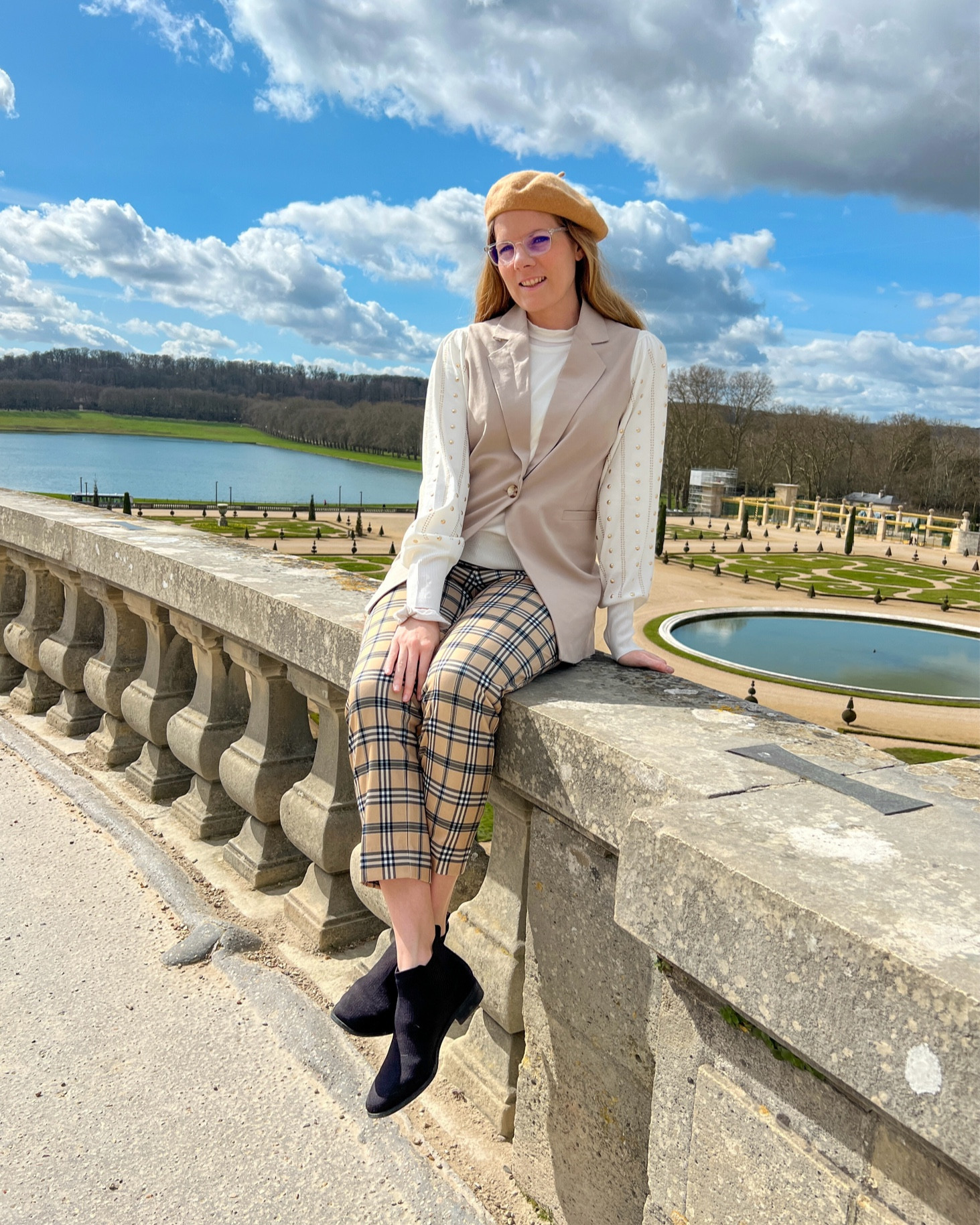 A little Parisian outfit while in Versailles 💛
