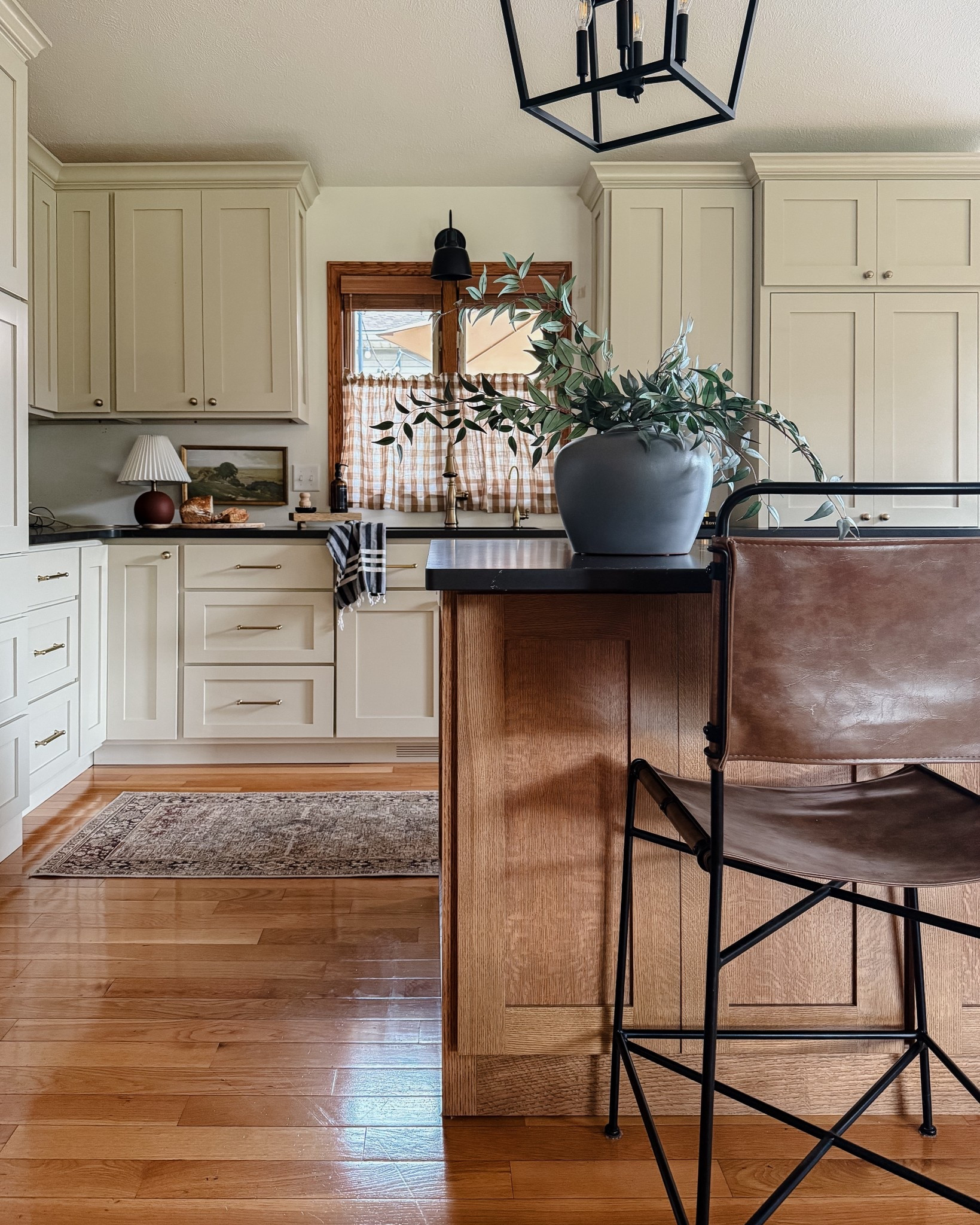 My parents kitchen refresh turned out perfect!! Here are some of the links! 

#kitchenrefresh #kitchen #reno #homerefresh #home

#LTKStyleTip #LTKHome #LTKFamily