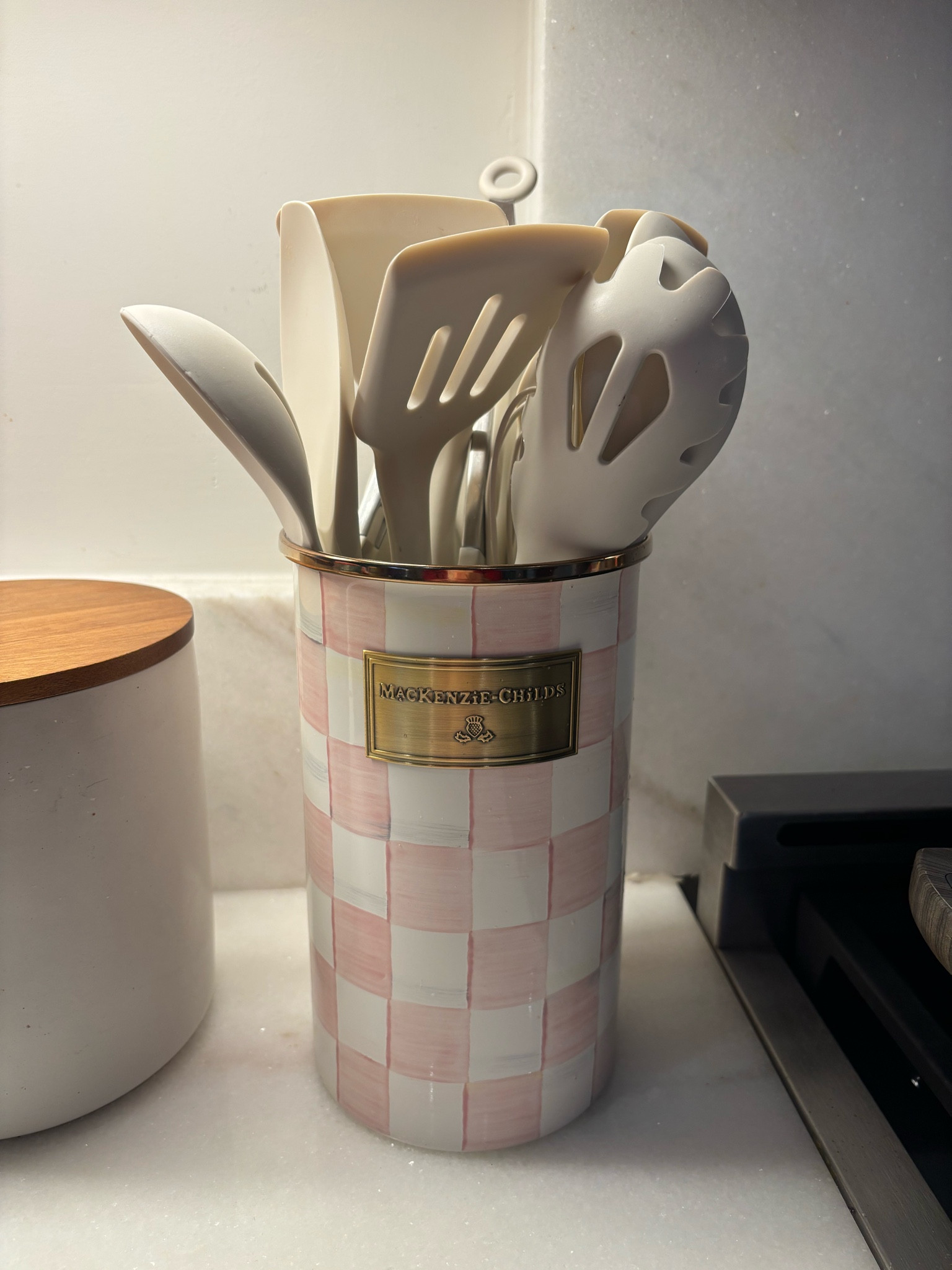 Mackenzie Childs spatula vase/ jar 
Home favorites, kitchen favorites, Amazon home 

#LTKHoliday #LTKHome #LTKSeasonal