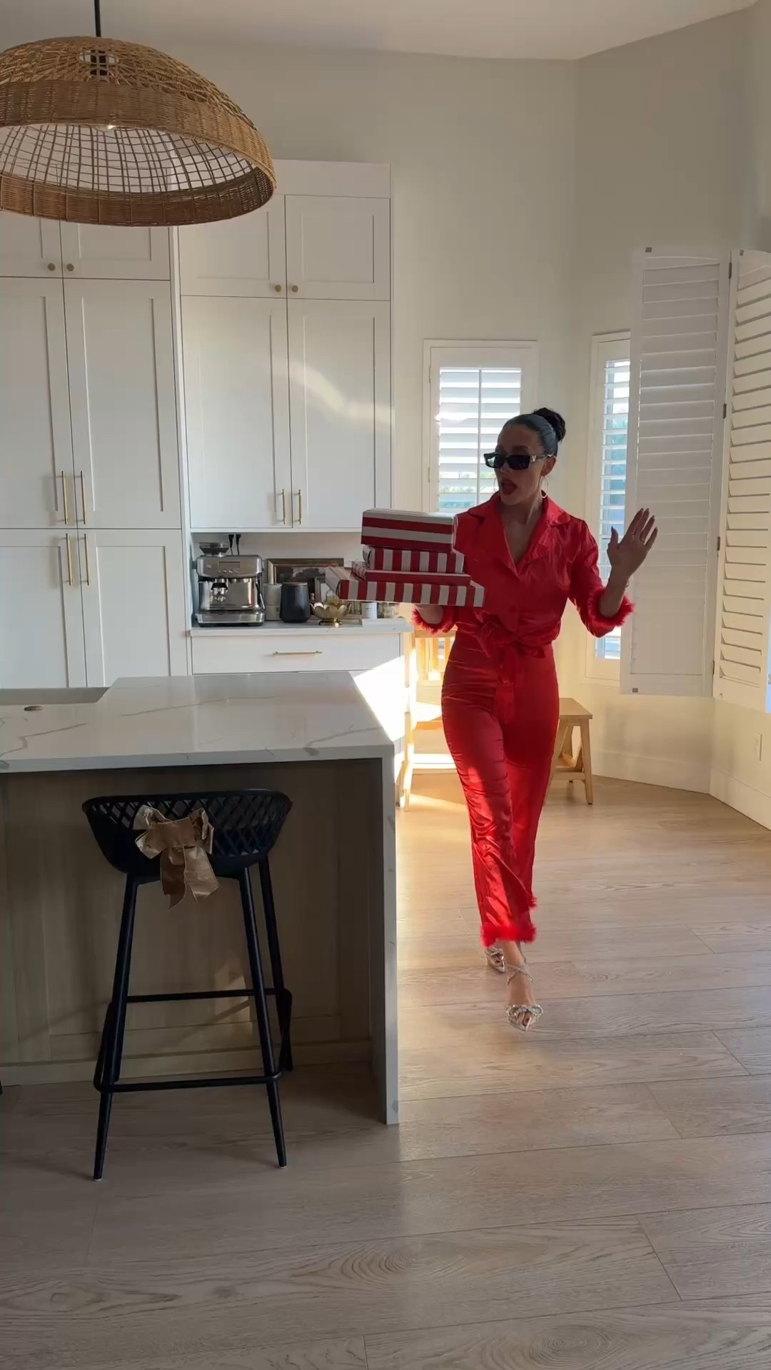 Mrs Clause don’t play!!! ✨😅 sharing details to what you may have seen in this video 

Amazon silk pajamas 
Christmas pajamas 
Men’s Abercrombie 


#LTKHoliday #LTKGiftGuide #LTKootd