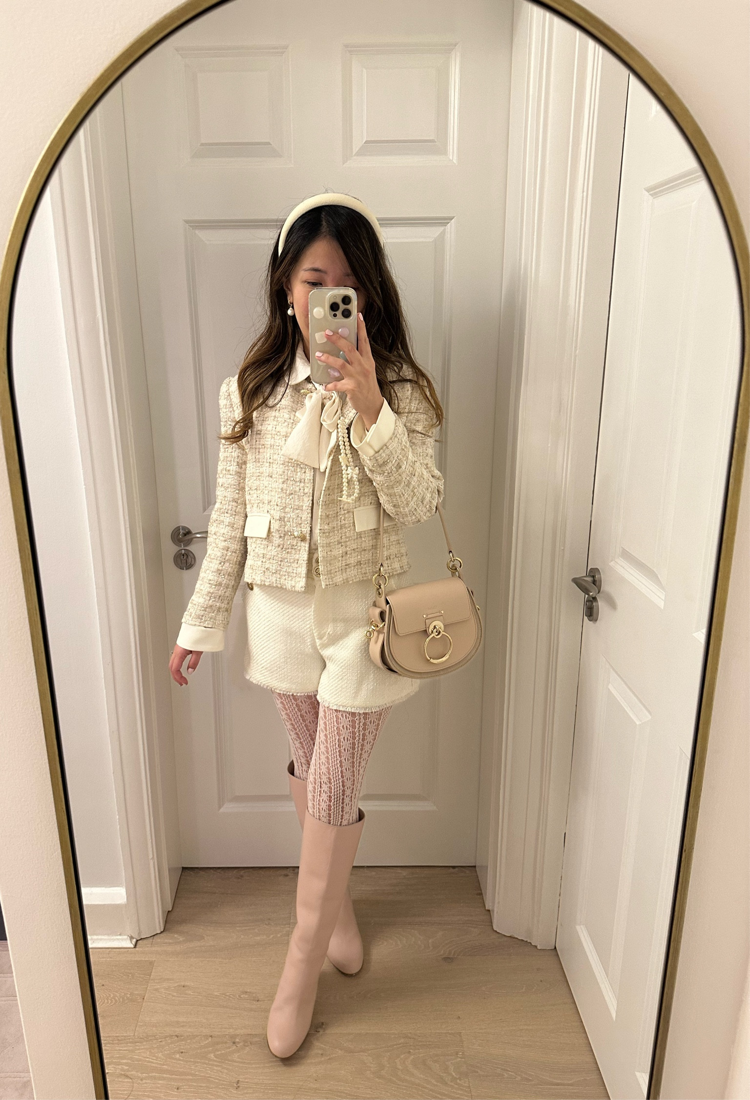 Beige tweed look