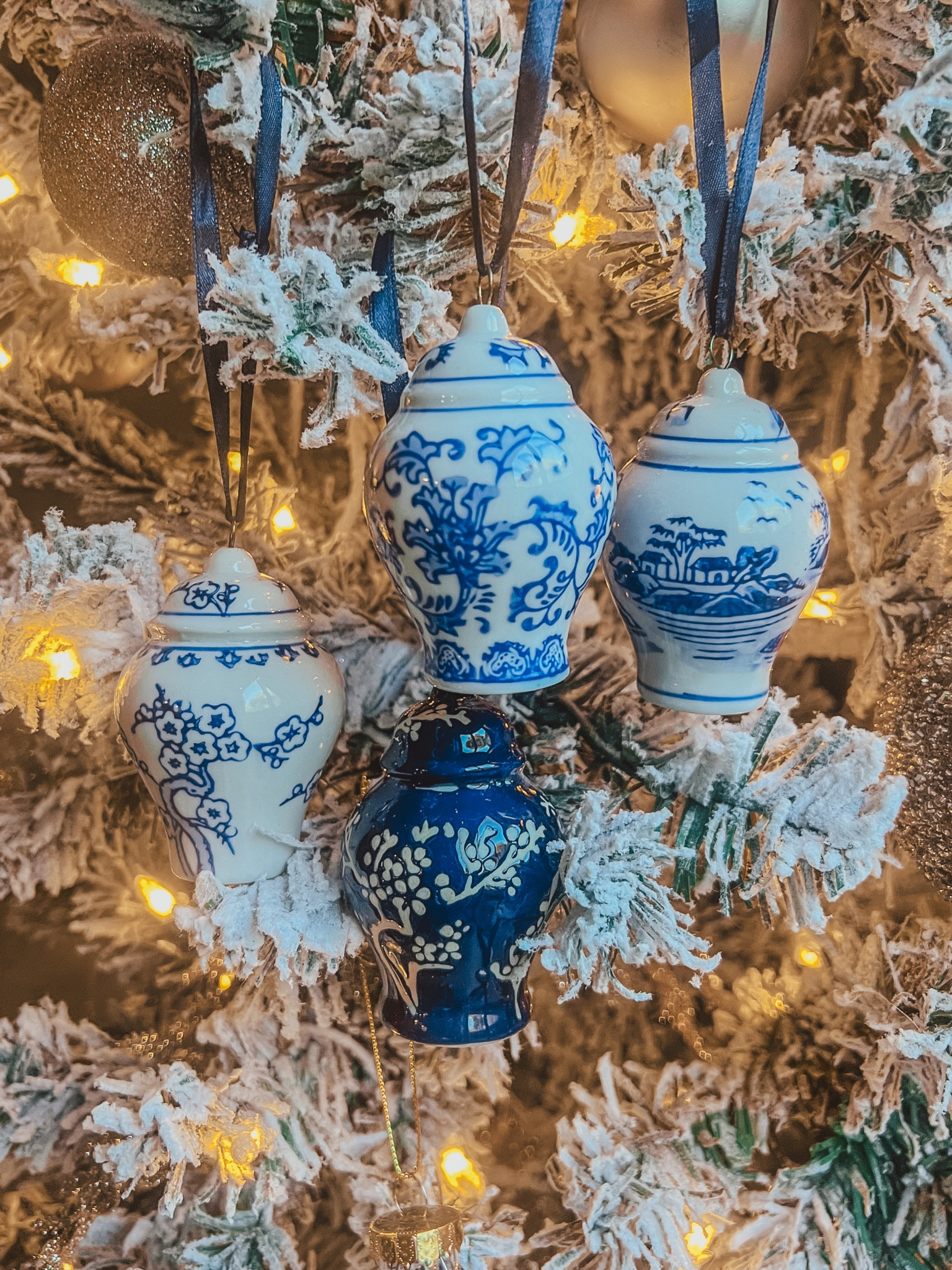 The cutest little Chinoiserie Ginger Jar Ornaments from Amazon!!!😍💙

Home Decor, Christmas Decor, Blue and White Christmas, Christmas Ornaments, Chinoiserie Christmas

#LTKSeasonal #LTKhome #LTKHoliday