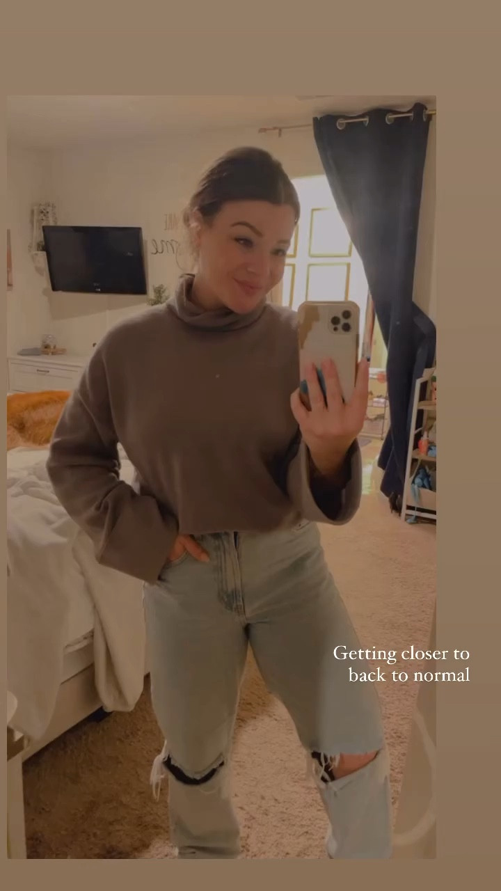 Posting again on LTK like who is she? 

This sweater is so good it brought me back to fashion life 👏🏻 

#LTKSeasonal #LTKstyletip #LTKfindsunder100