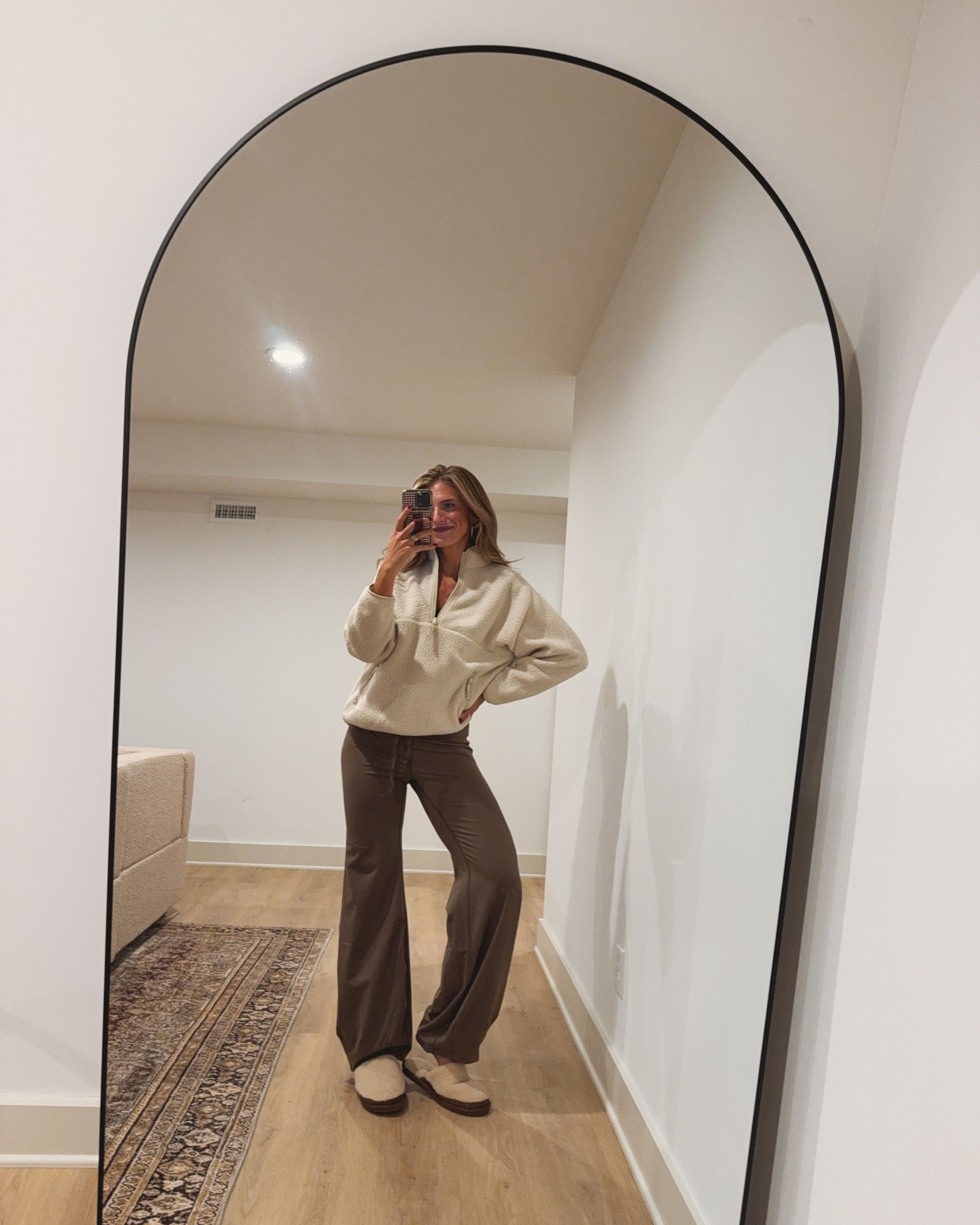Wearing size medium in sherpa pullover
Medium tall in pants (run on the bigger side but prefer the extra room)
@Aritzia @fpmovement

#LTKootd #LTKmomlife