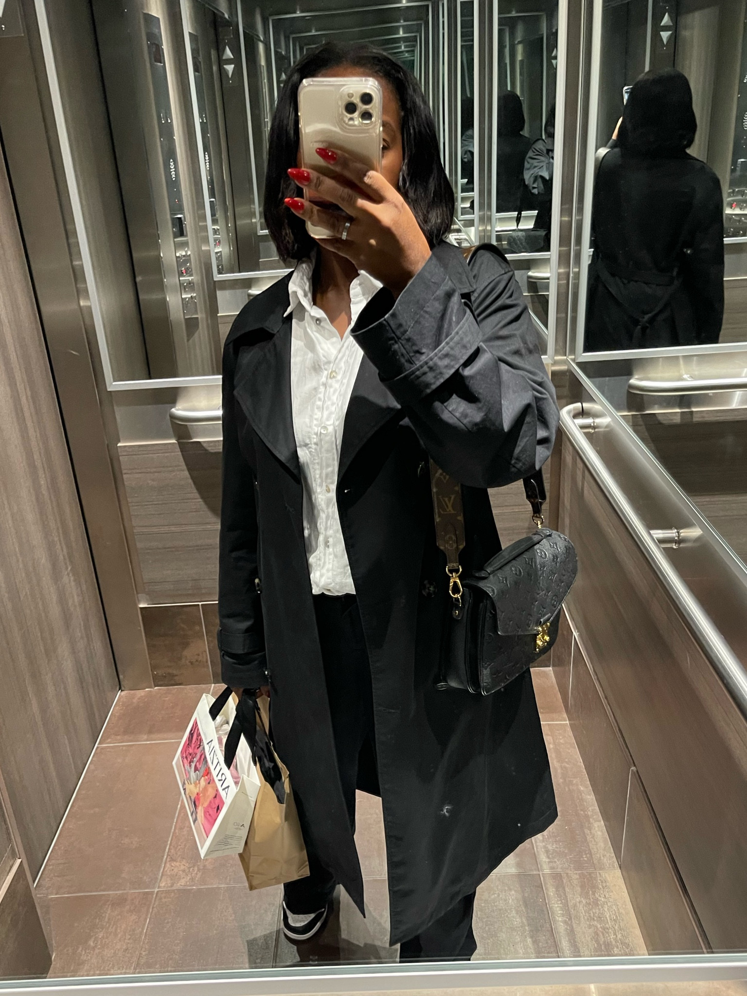 Casual black and white outfit for a shop lunch day 

#LTKU #LTKStyleTip