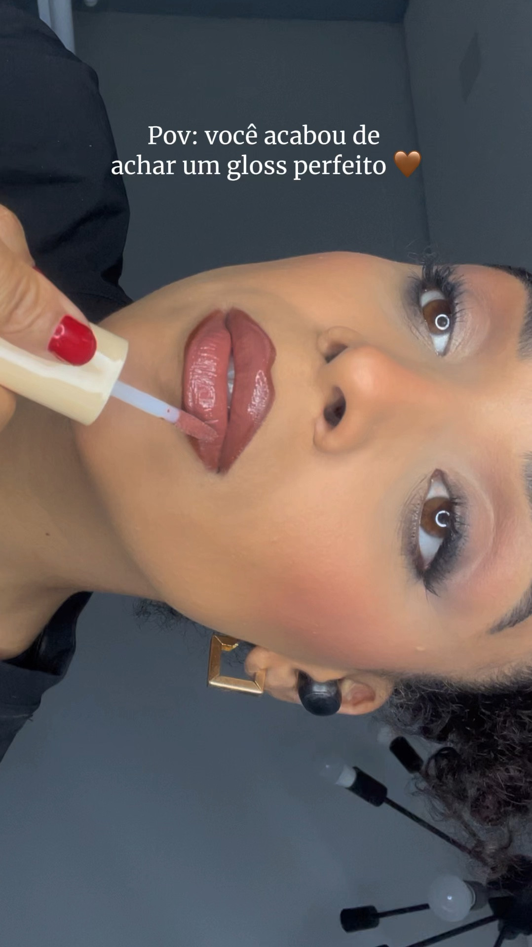 BC02 de Ruby Rose é o glossa da linha Glass, tem esse tom cappuccino meio frio, que dá pra muitos tons de pele. 

Amou ? Compra no meu link! 

#LTKbrasil #LTKbeauty