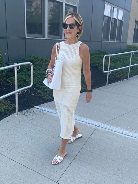 There’s something about summer and white dresses!🤍 You can never have enough. 
#whiteonwhite #highandlow #mangoandhermes #effortlesschic #modernclassic #ontrend #effortlesschic #citystyle #mystyle #classicwithattitude #timelessstyle #ageless #personalstylist #boston #styledbyjeanne  #anthrops