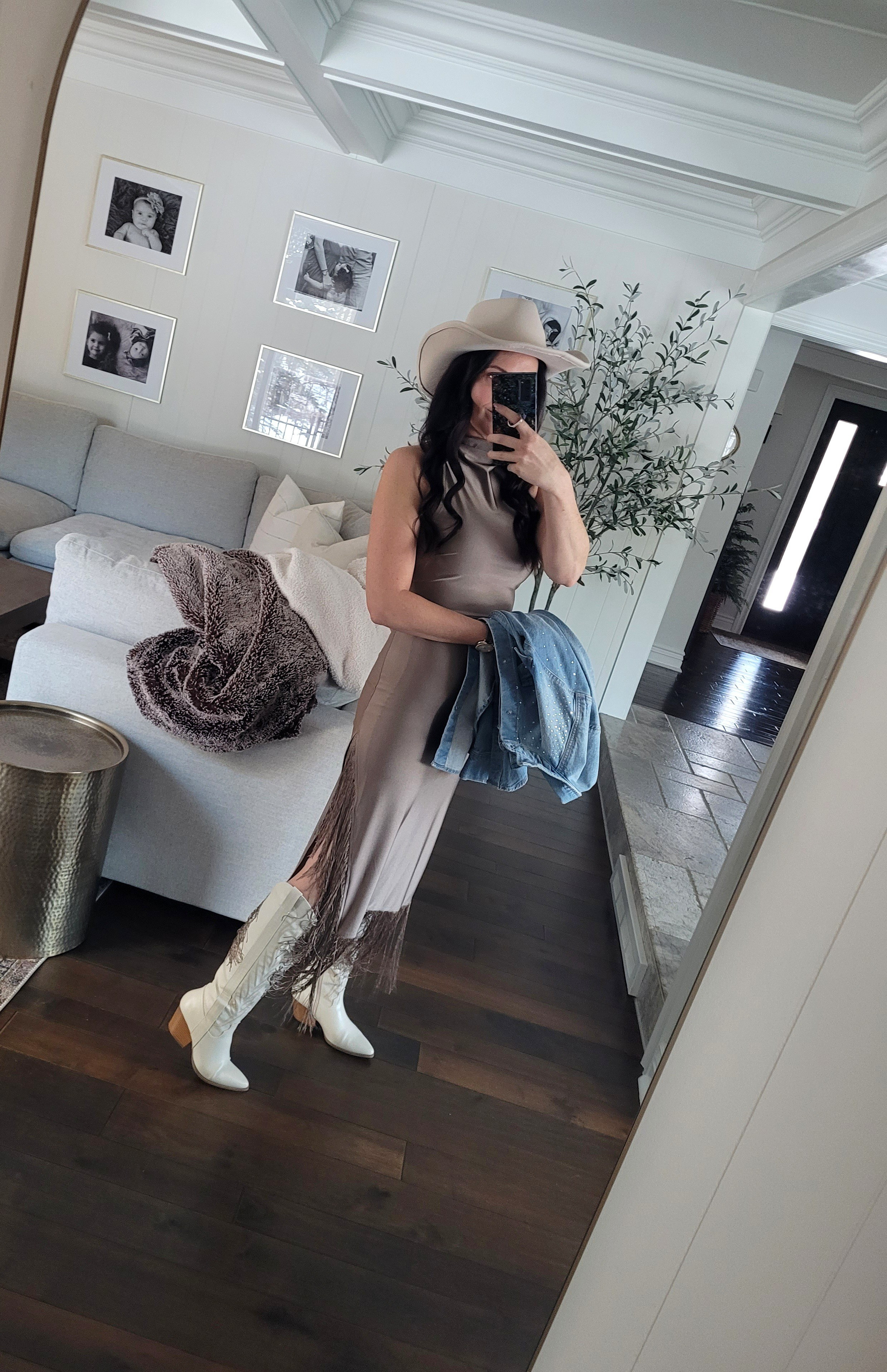 The prettiest fringe dress - a great Nashville outfit idea - true to size in an XS paired with the absolute best shapewear slip.
Nashville ootd, country concert, concert outfit, rodeo outfit, western dress, western wedding guest dress, western boots, cowboy boots, cowboy hat

#LTKSaleAlert #LTKootd #LTKWedding