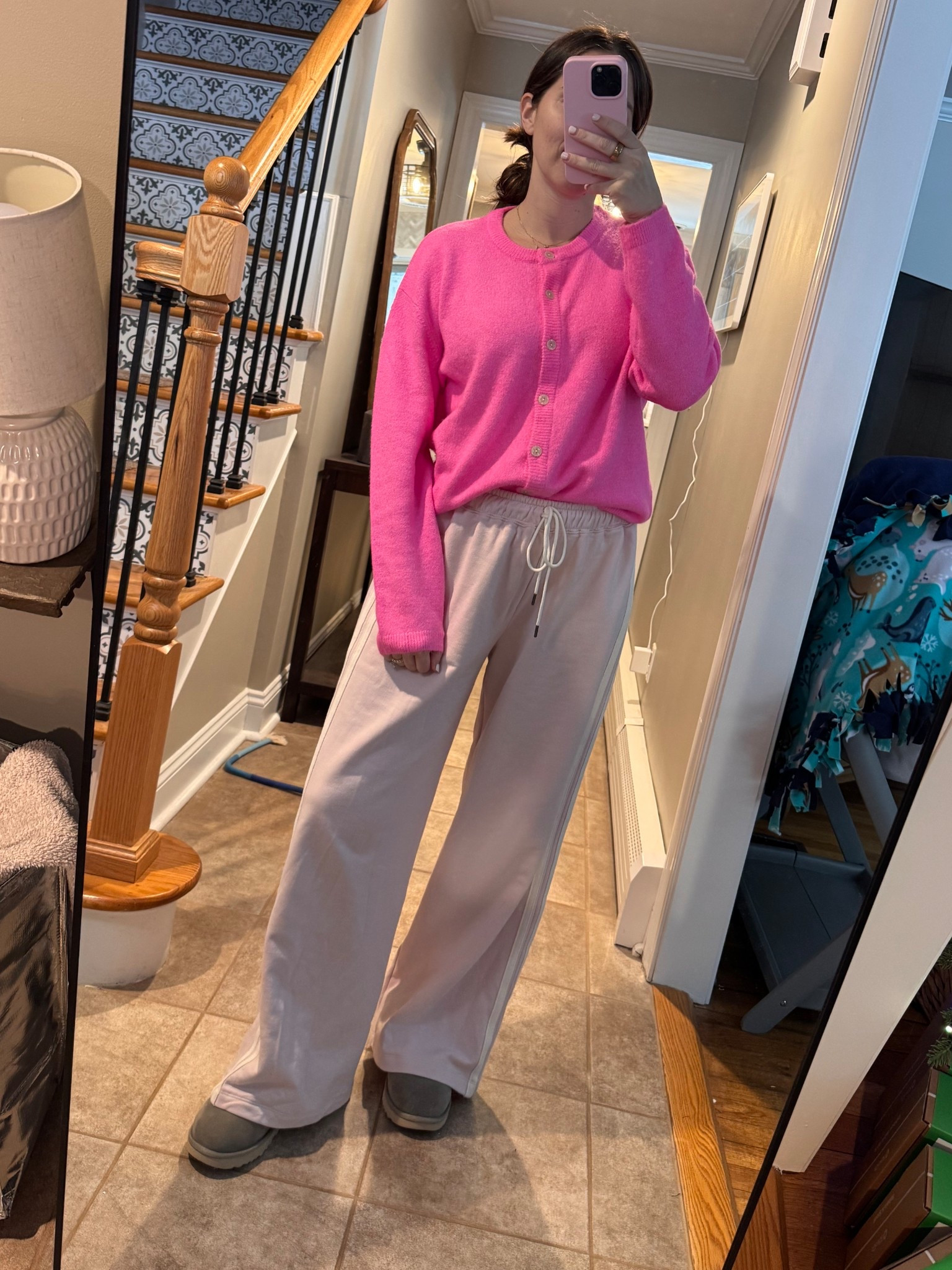 What I’m wearing today!! Size medium in both 

#LTKFindsUnder100 #LTKFindsUnder50 #LTKActive